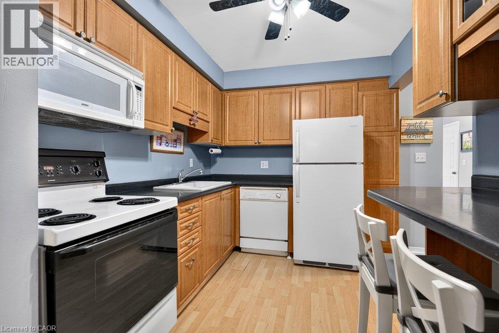 2 Royalwood Court Unit# 20, Stoney Creek, Ontario L8E 4Y9 - Photo 5 - 40865517