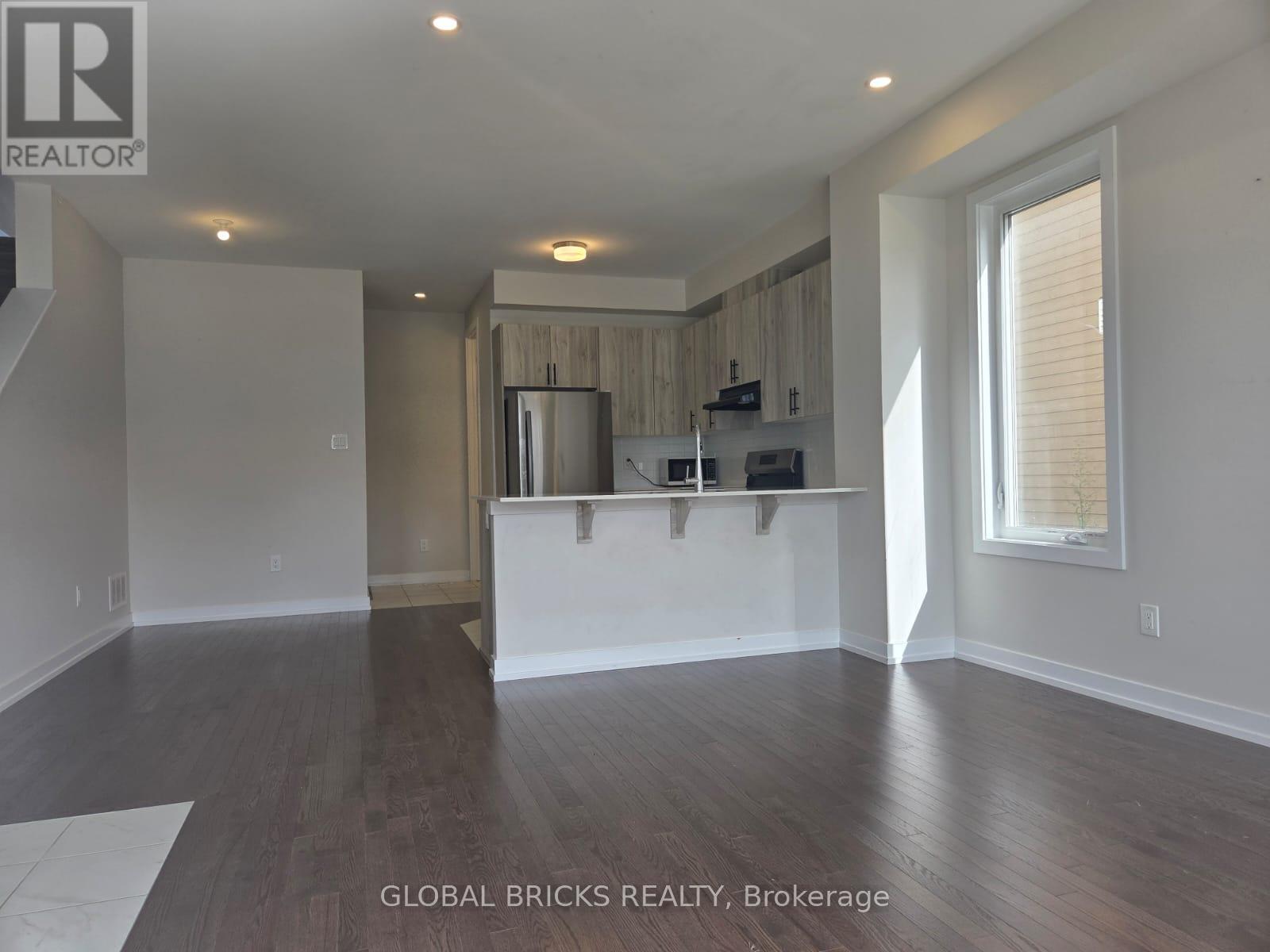 524 OLDENBURG AVENUE, Ottawa, Ontario