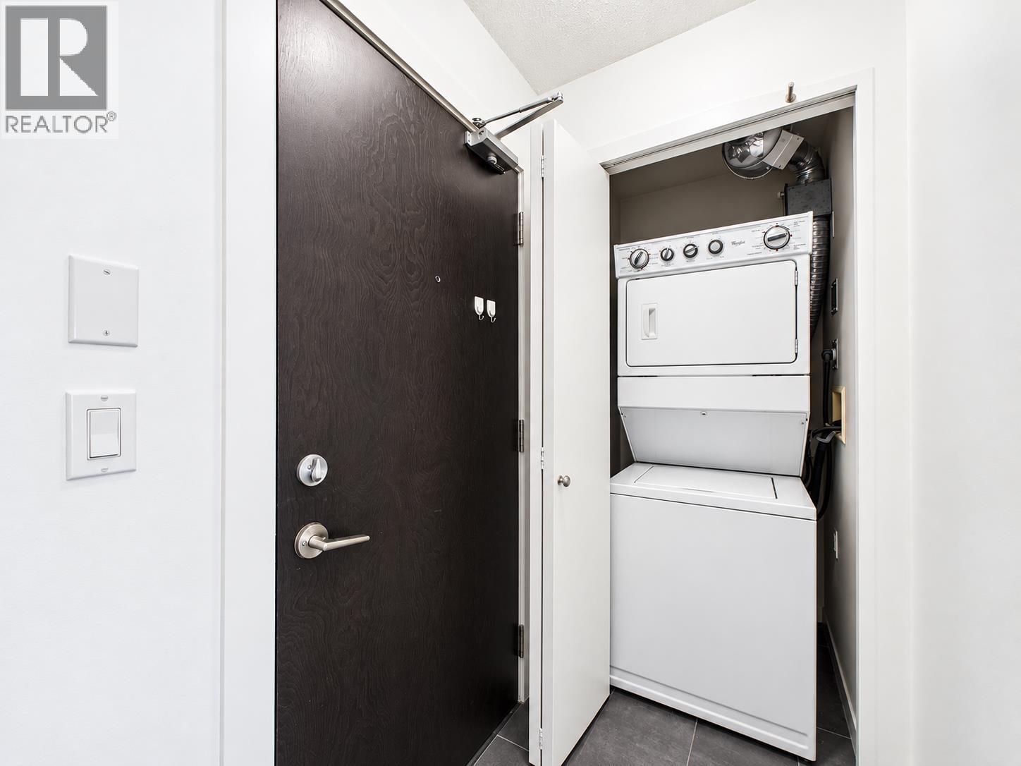 2805 2133 Douglas Road, Burnaby, British Columbia  V5C 0E9 - Photo 3 - R3168099