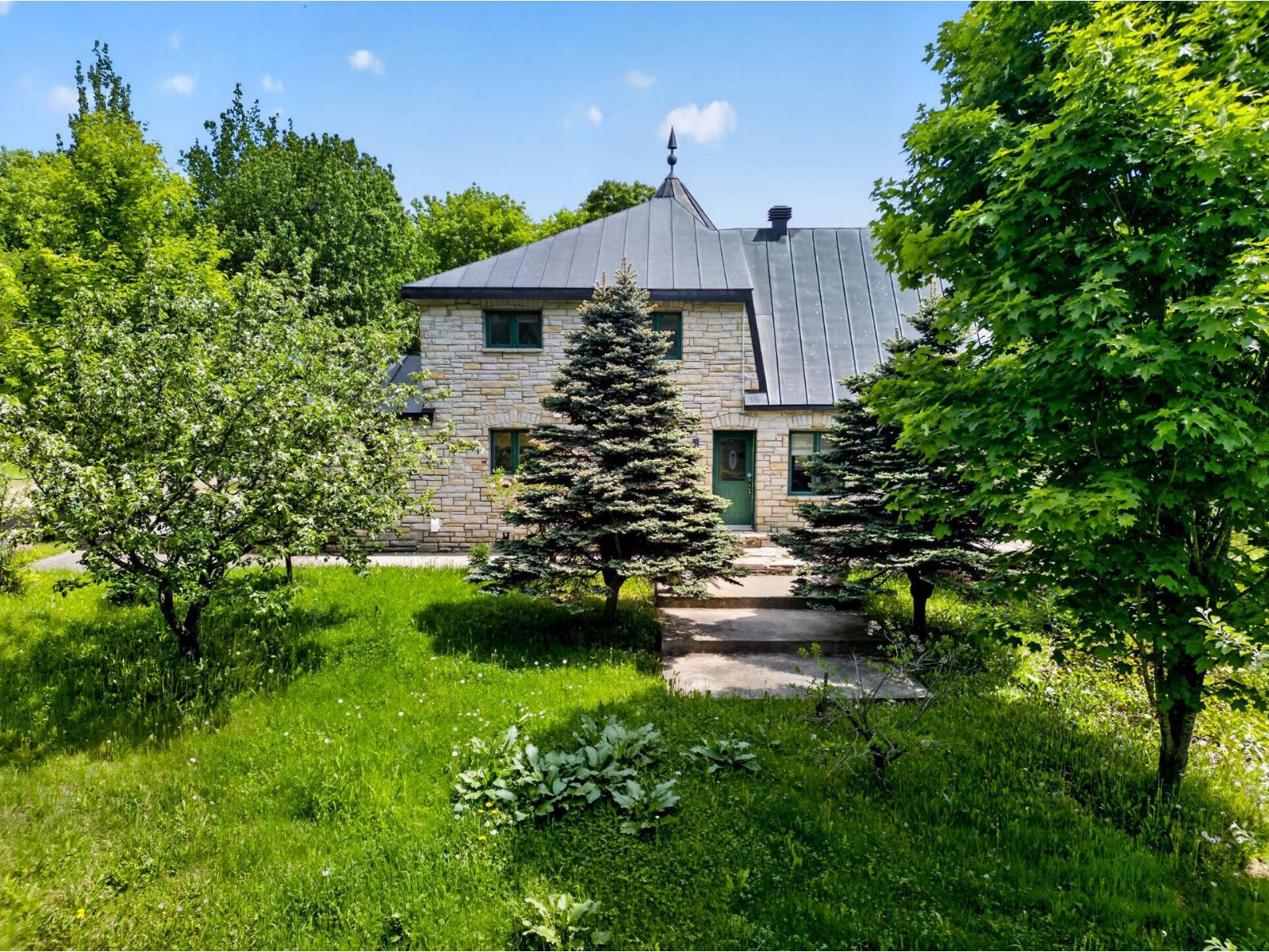 12 Rue Beaulieu Saint-Gabriel-de-Brandon Quebec Canada J0K2N0 5
