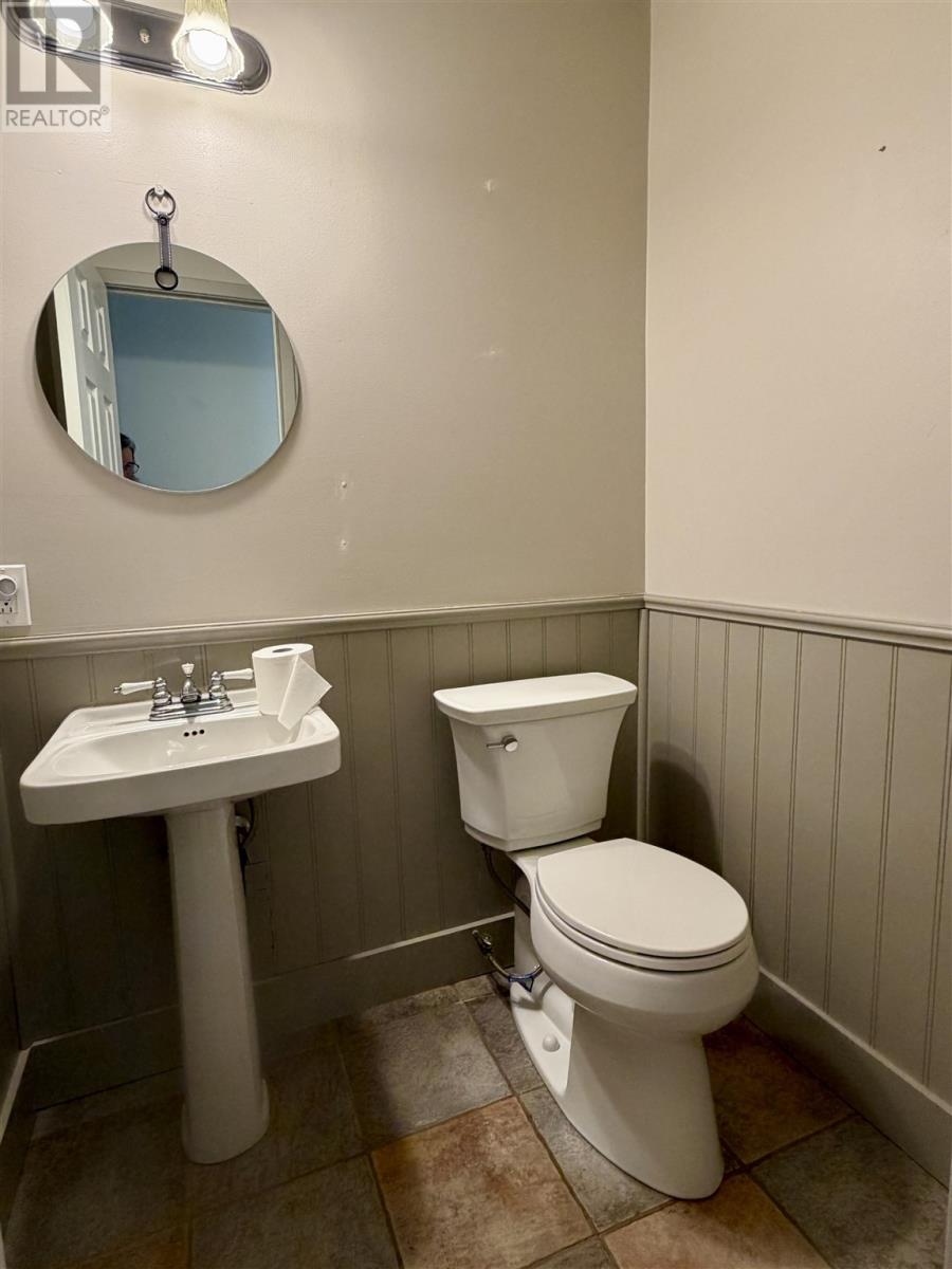 8 Feltz RD photo 6