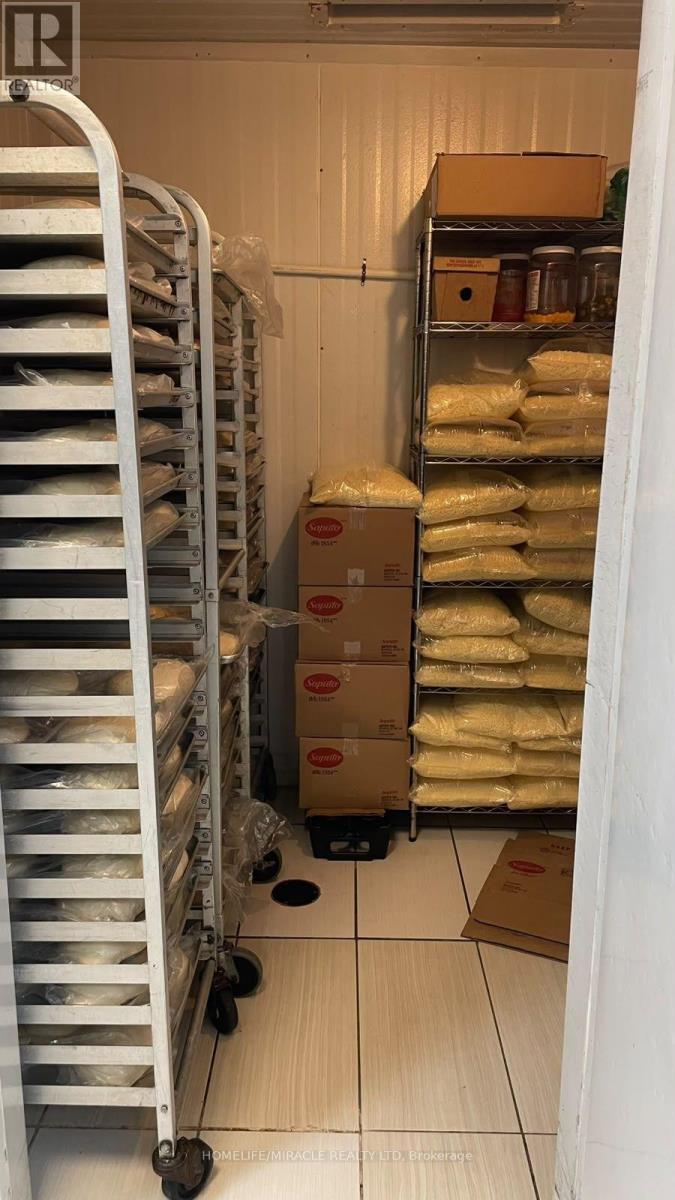B4-B - 670 Taunton Road E, Whitby, Ontario L1R 0J9 - Photo 7 - E13768894
