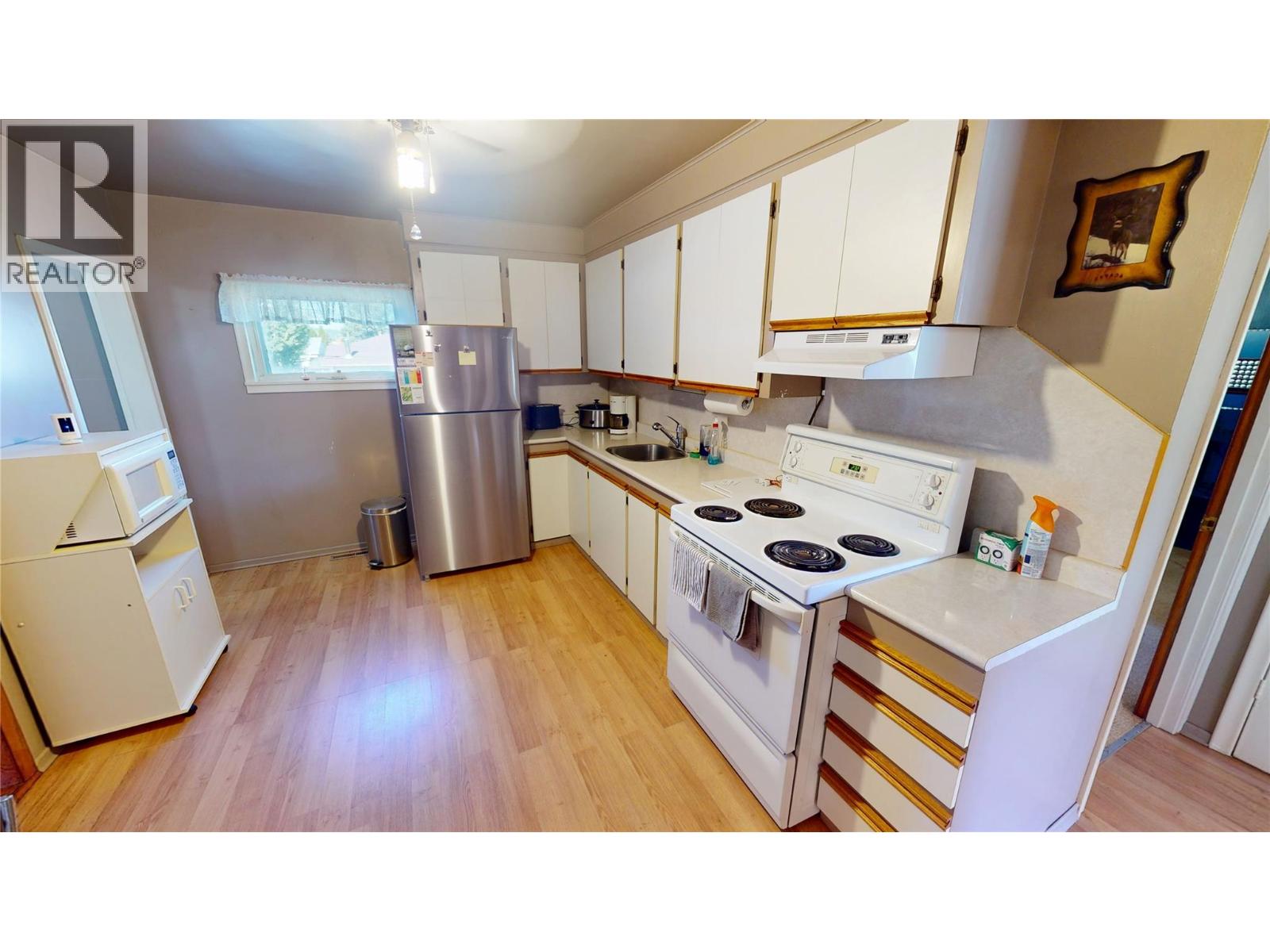 302 7th Street S, Cranbrook, British Columbia V1C 1M7 - Photo 7 - 10401570