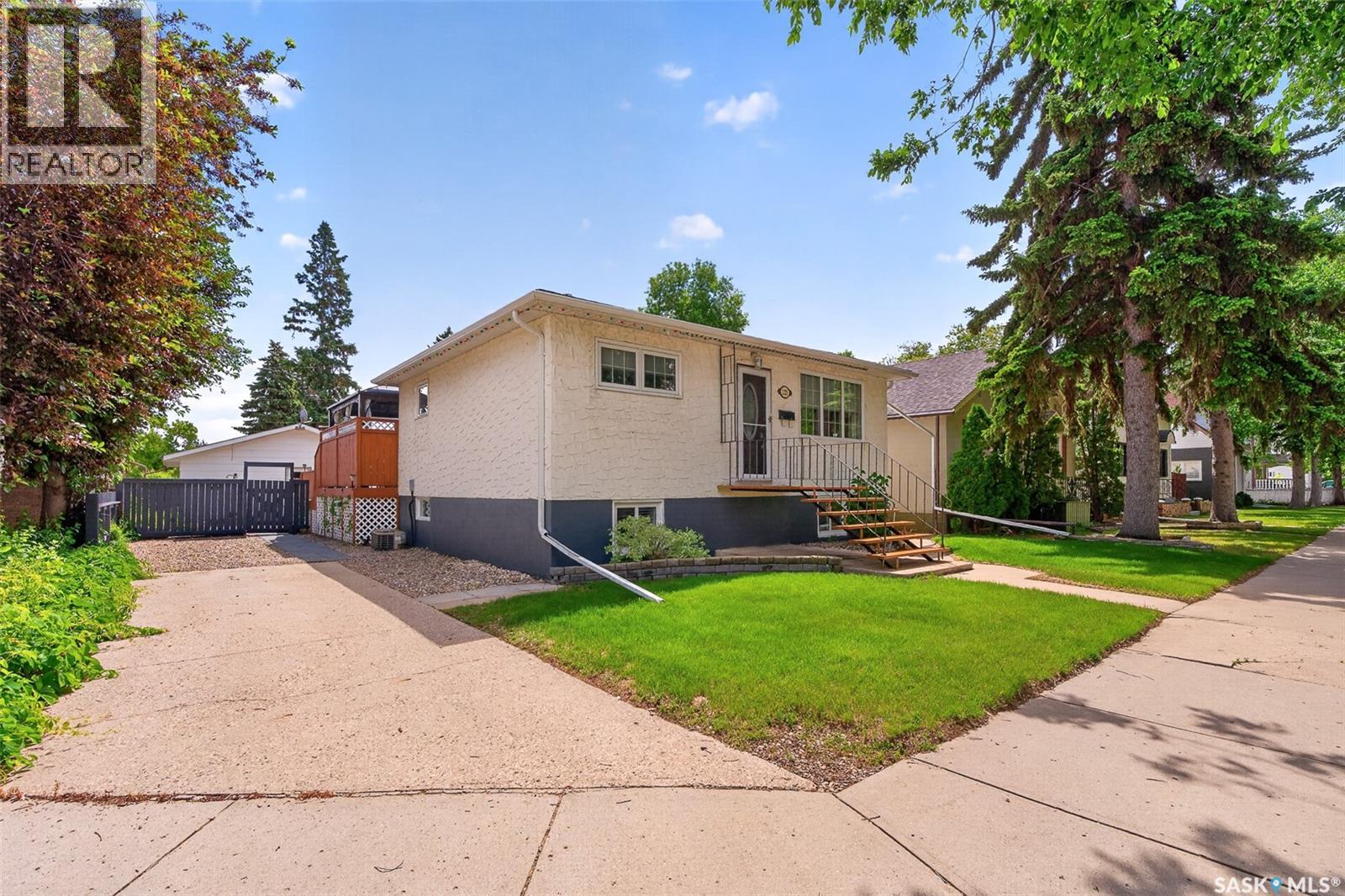 1225 Grafton AVENUE, Moose Jaw, Saskatchewan