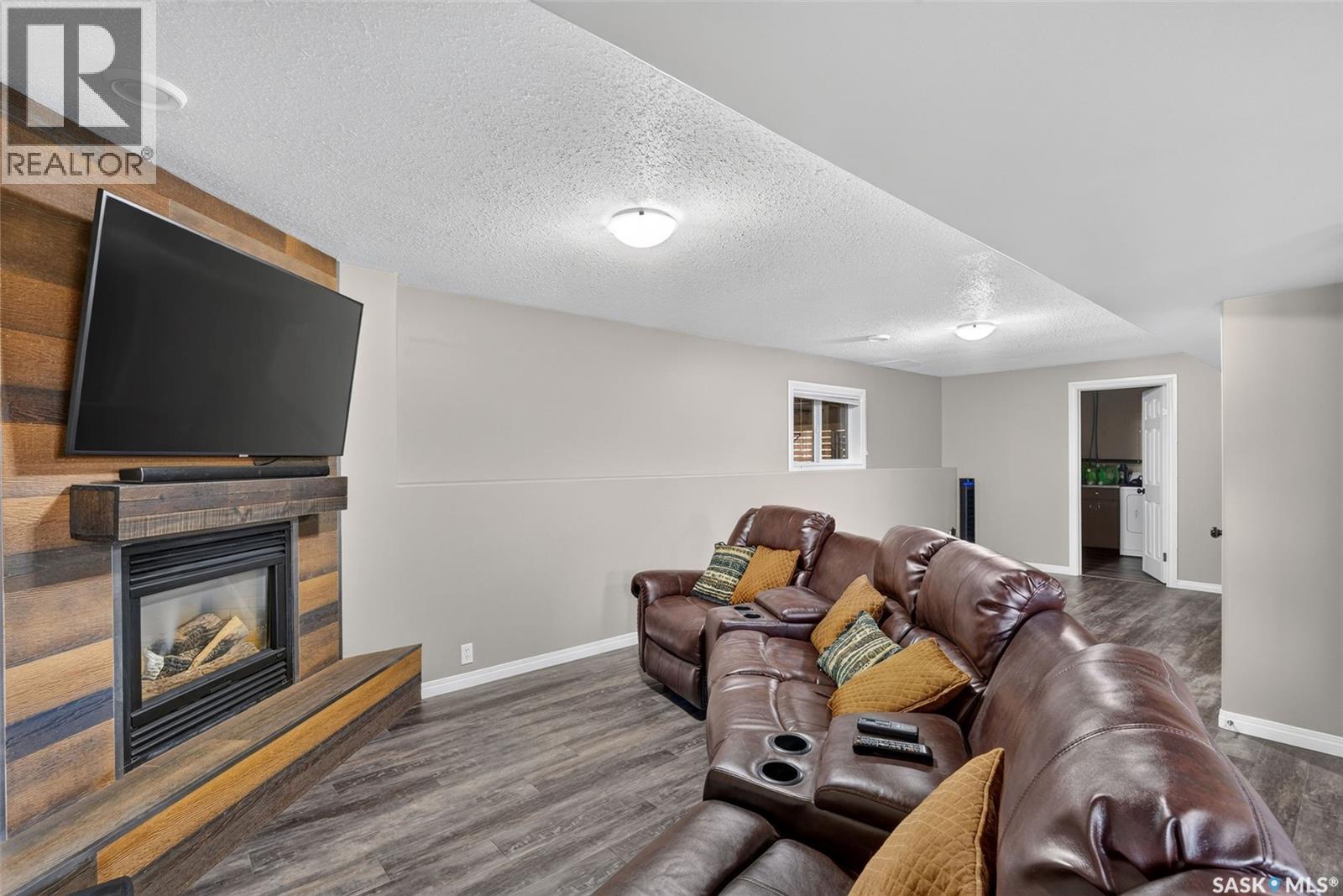 3 Kelly PLACE photo 25