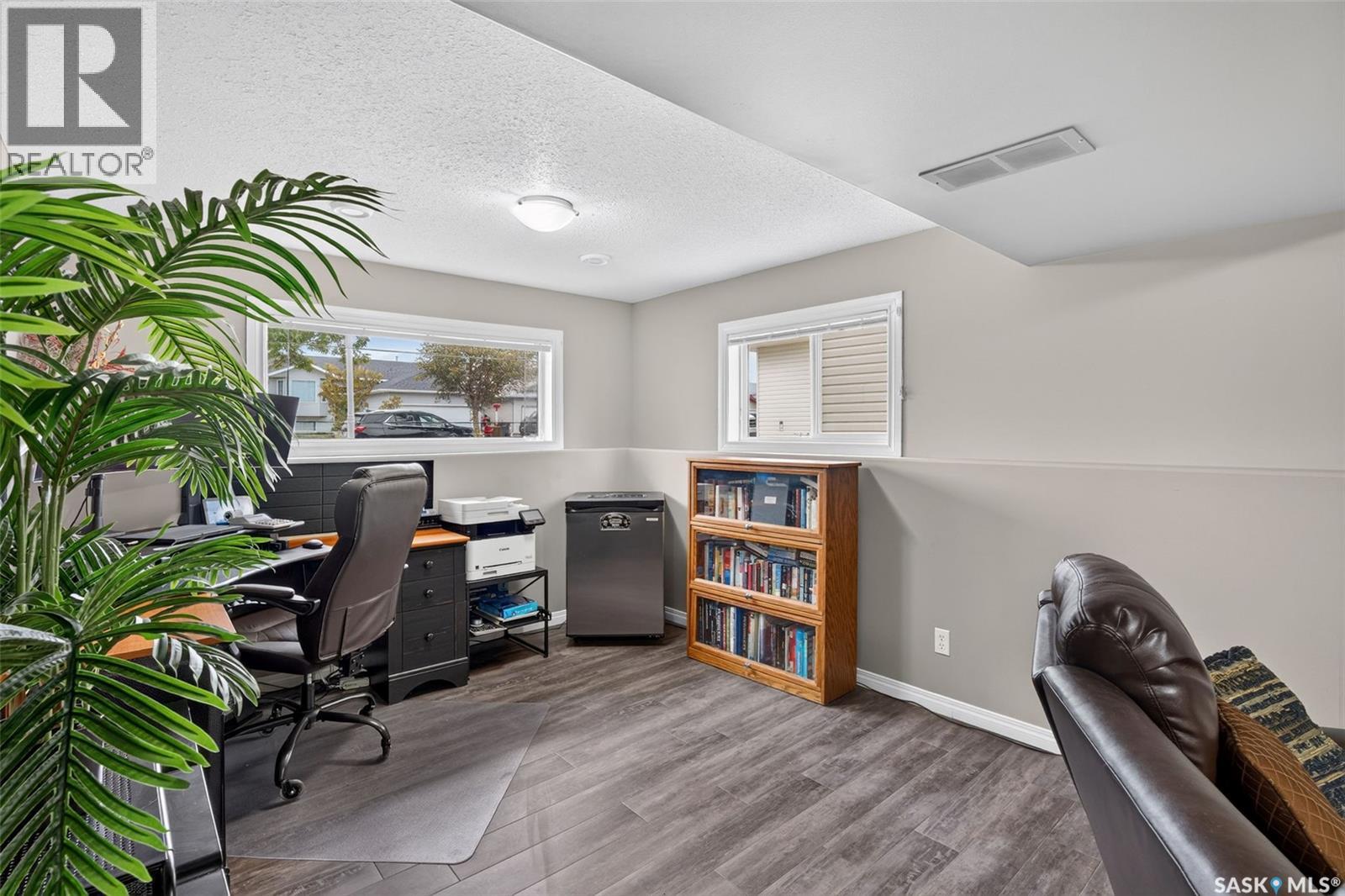 3 Kelly PLACE photo 23
