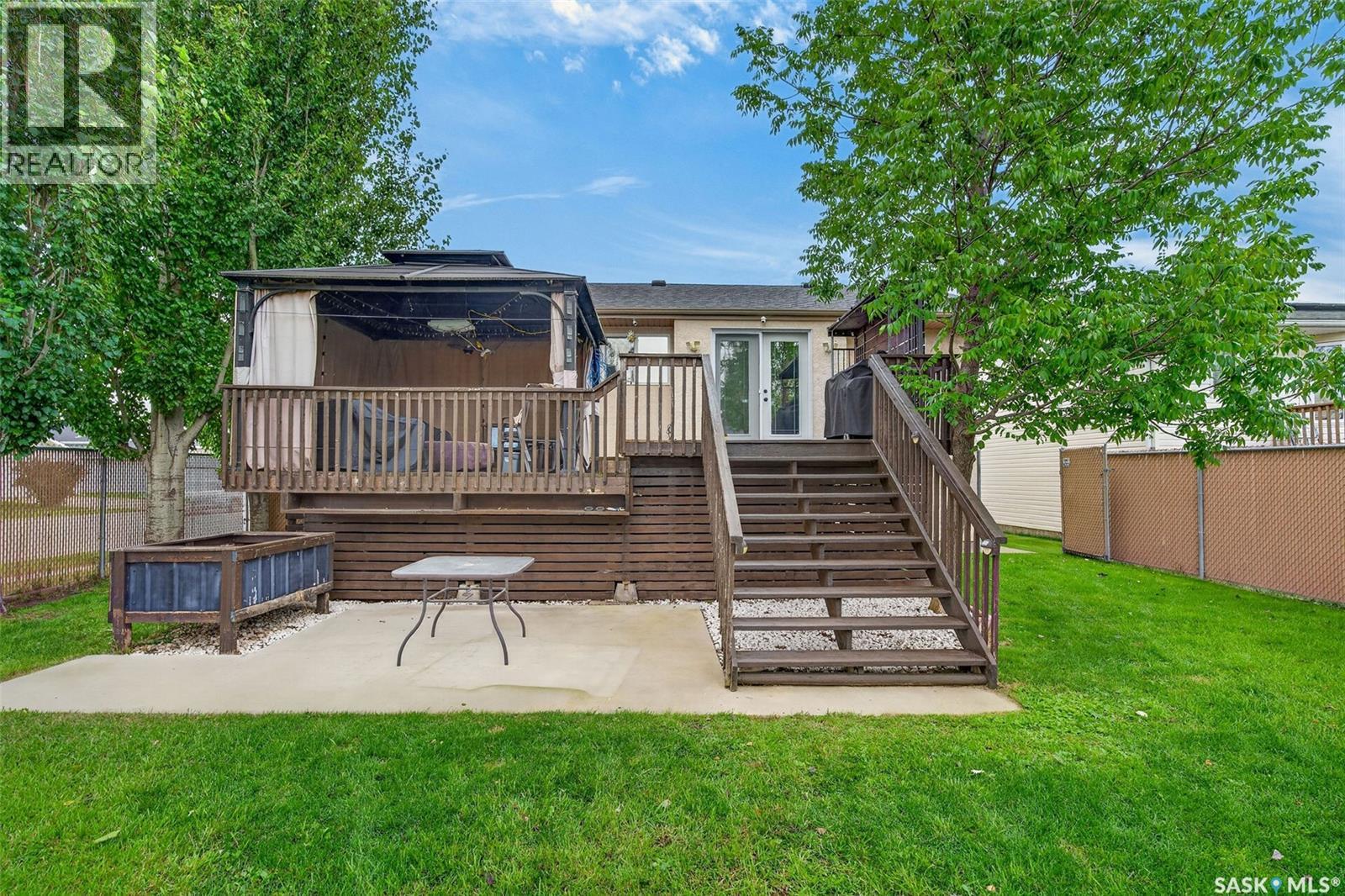 3 Kelly PLACE photo 38