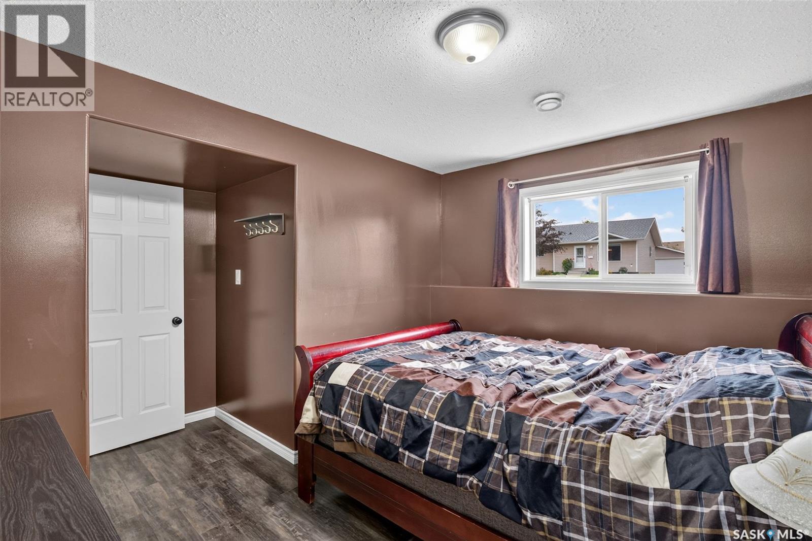 3 Kelly PLACE photo 28