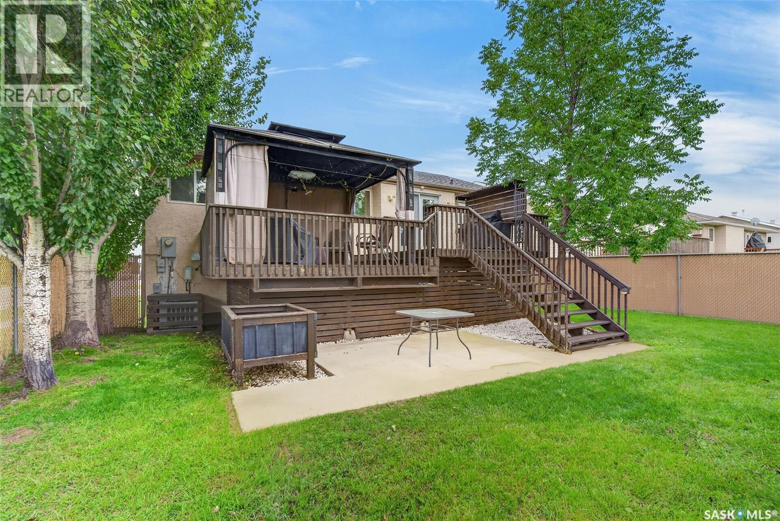 3 Kelly PLACE photo 40