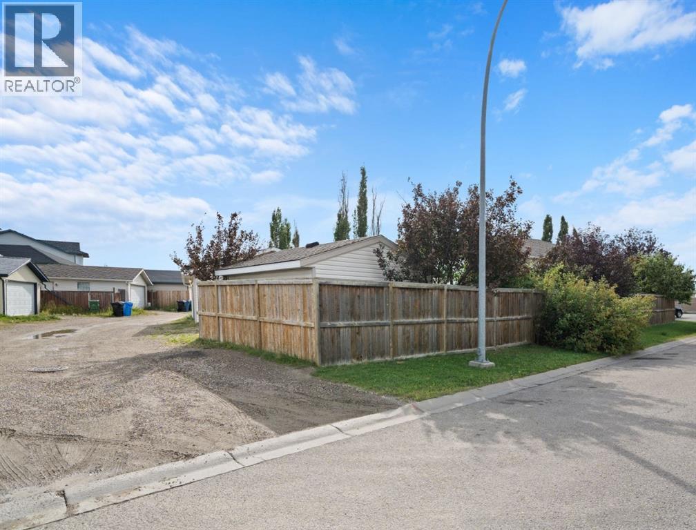 111 Martinvalley Place NE, Calgary, Alberta  T3J 4A2 - Photo 27 - A2343068