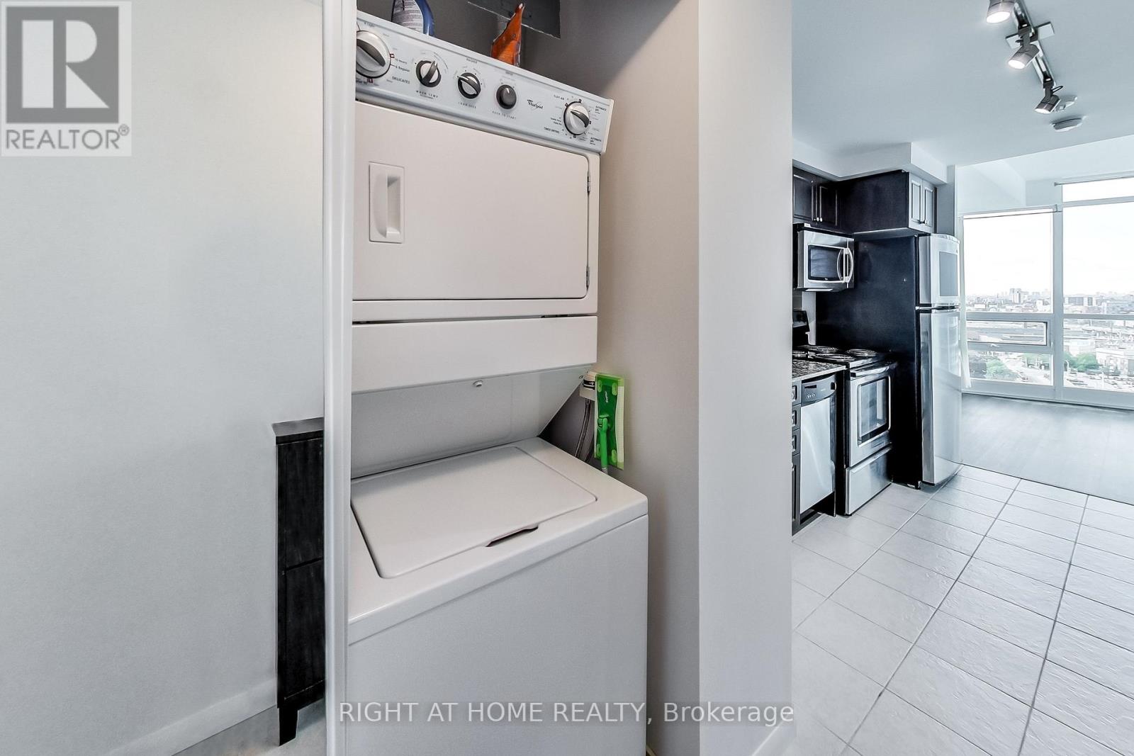 2006 - 215 Fort York Boulevard, Toronto, Ontario  M5V 4A2 - Photo 15 - C13814938
