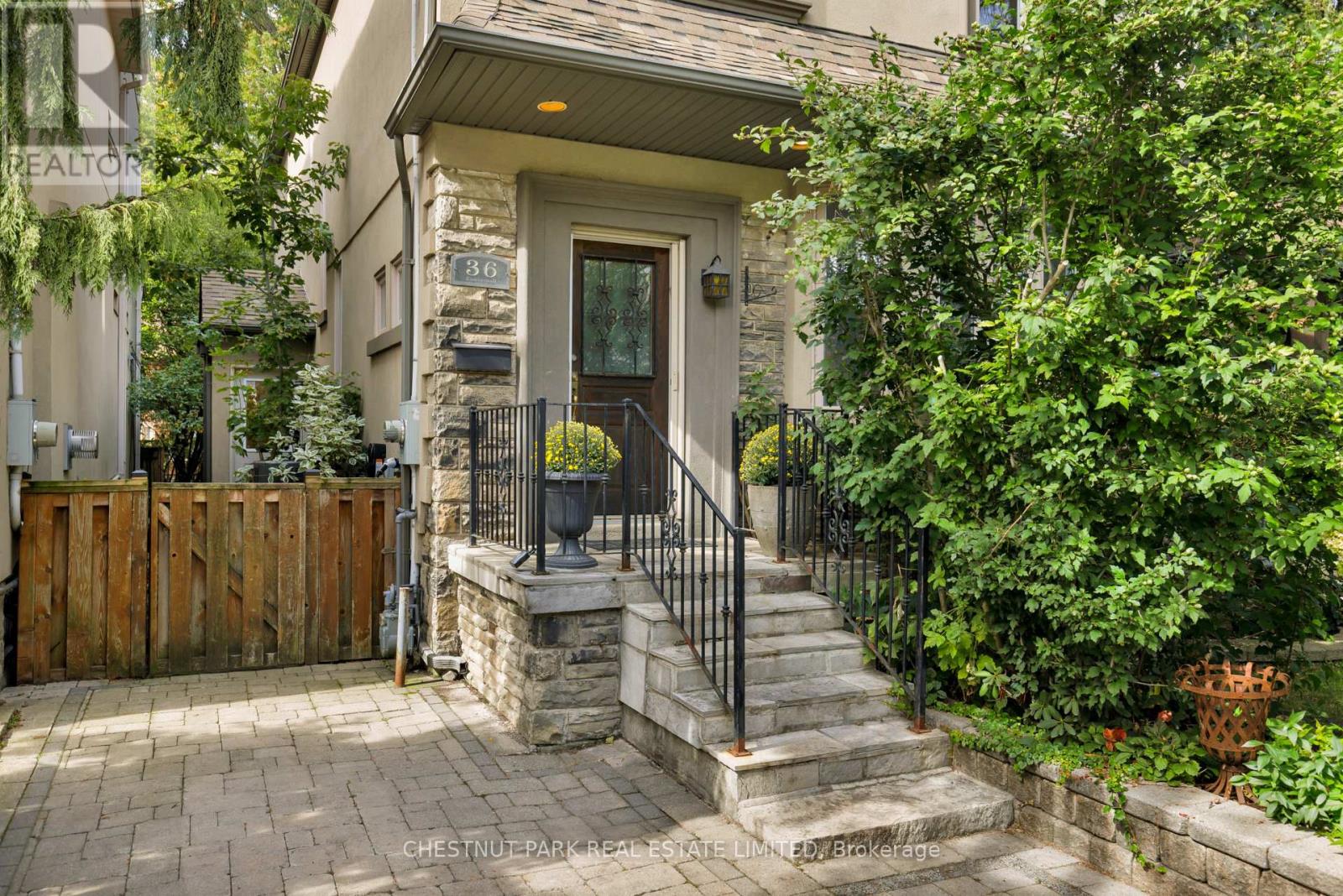 36 Camberwell Road, Toronto, Ontario  M6C 3E8 - Photo 2 - C13814976