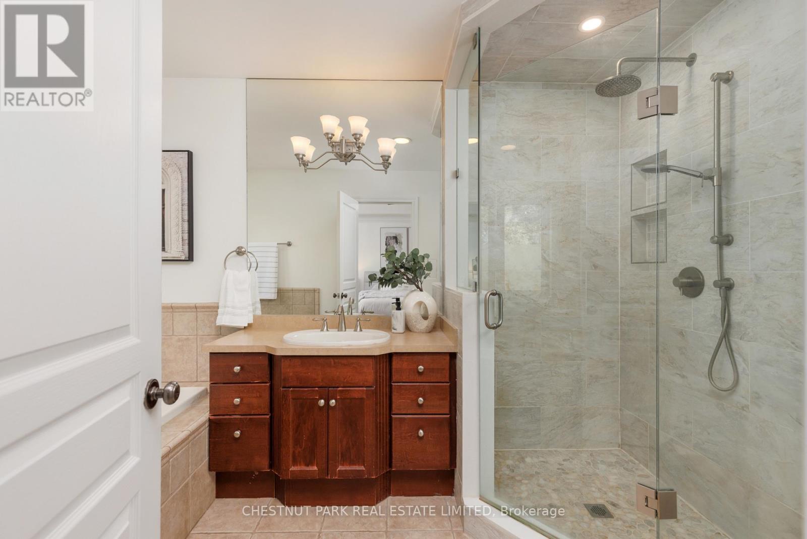 36 Camberwell Road, Toronto, Ontario  M6C 3E8 - Photo 24 - C13814976
