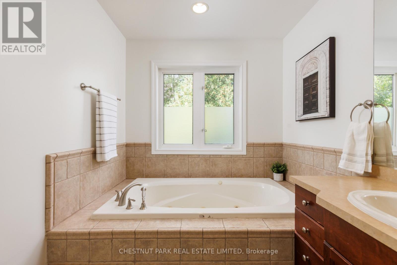 36 Camberwell Road, Toronto, Ontario  M6C 3E8 - Photo 25 - C13814976