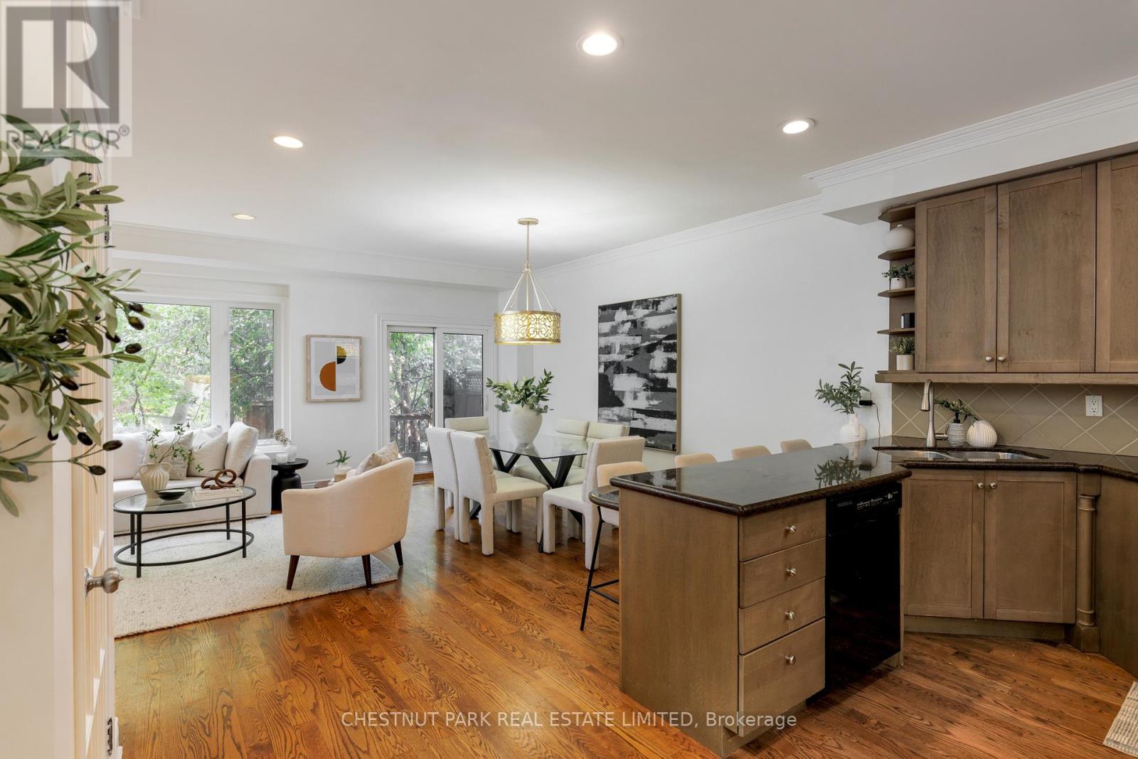 36 Camberwell Road, Toronto, Ontario  M6C 3E8 - Photo 8 - C13814976