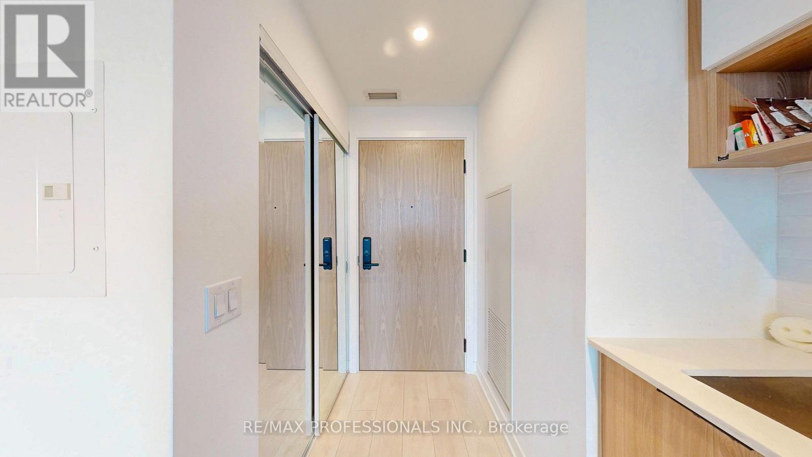 3311 - 5 Defries Street, Toronto, Ontario  M5A 0W7 - Photo 4 - C13815012