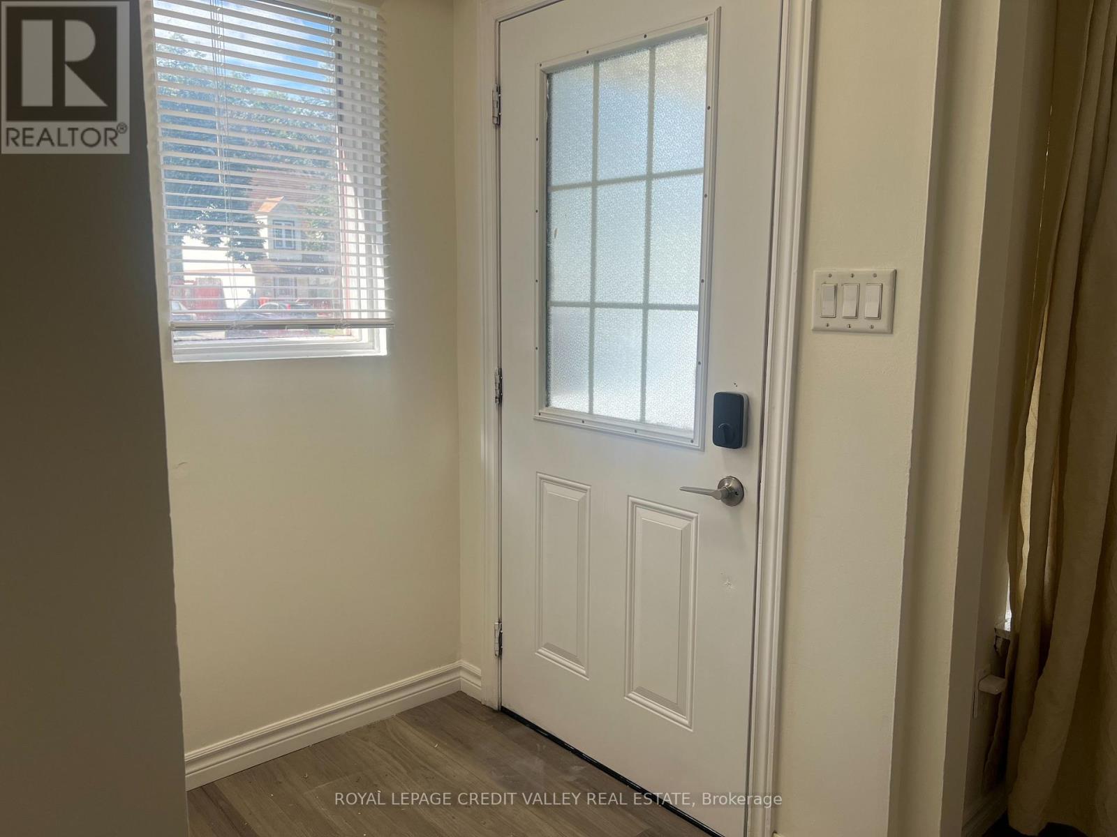 531 Camelot Drive, Oshawa, Ontario  L1K 1K3 - Photo 4 - E13814942