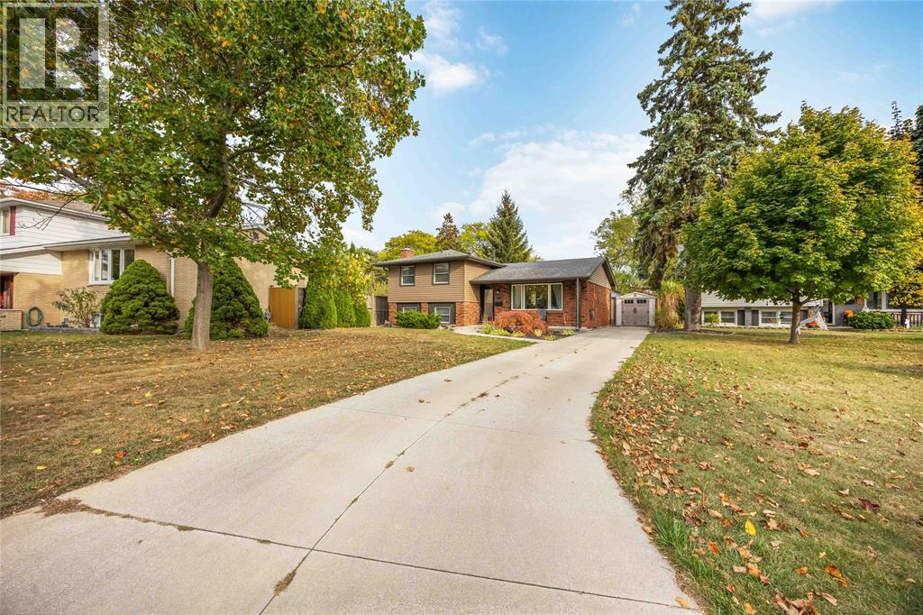 1262 SEVERIN DRIVE South Sarnia Ontario Canada N7S2B8 2