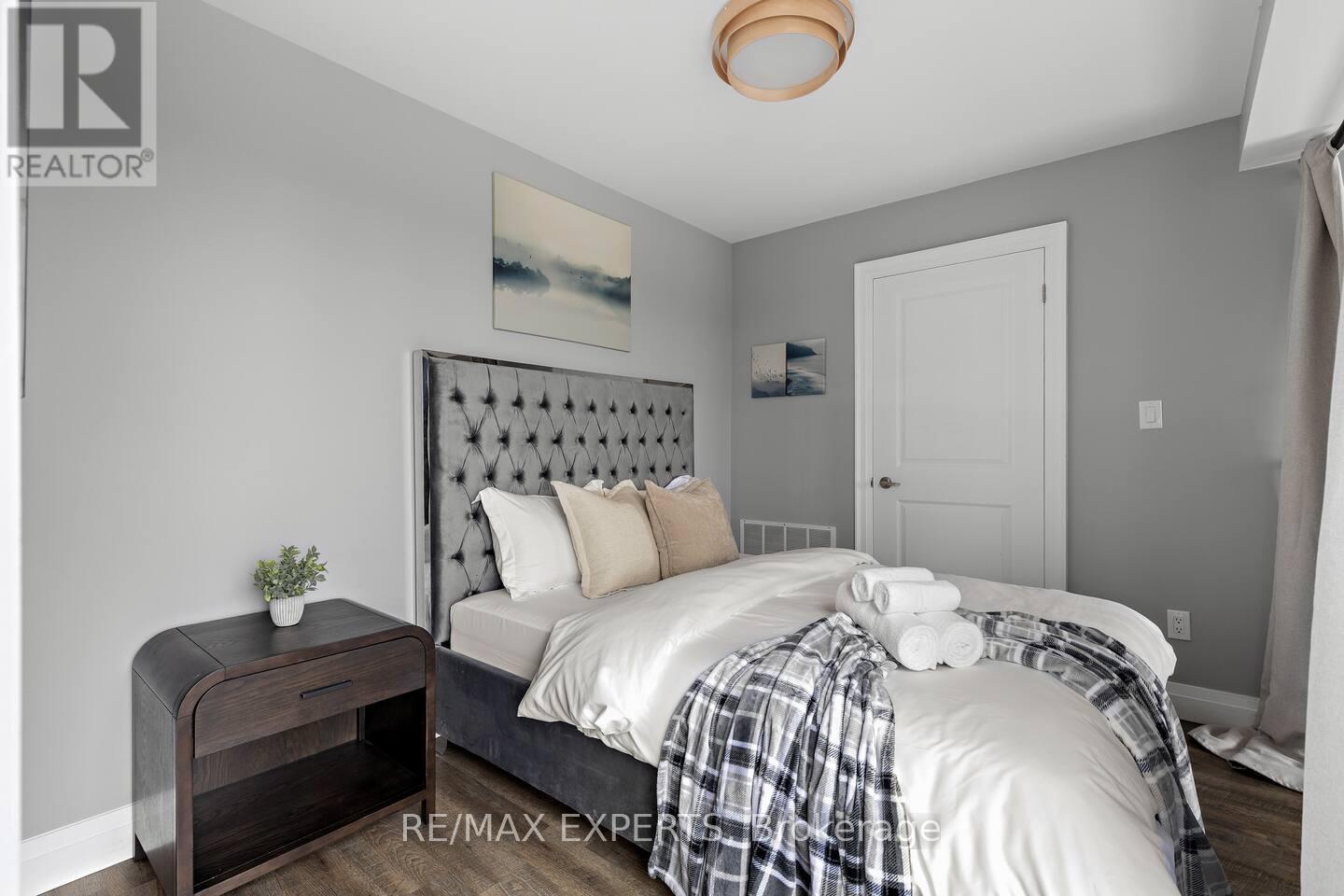 44 - 30 Turntable Crescent, Toronto, Ontario  M6H 4K9 - Photo 25 - W13814896