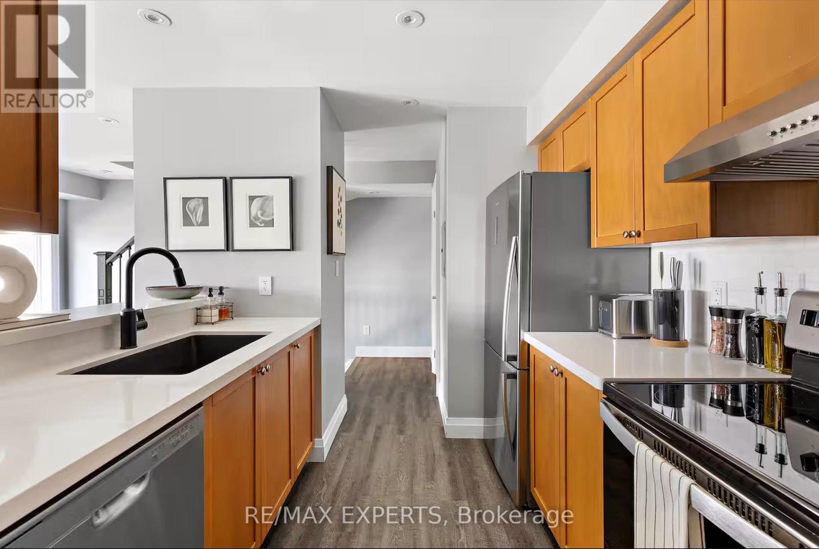 44 - 30 Turntable Crescent, Toronto, Ontario  M6H 4K9 - Photo 7 - W13814896