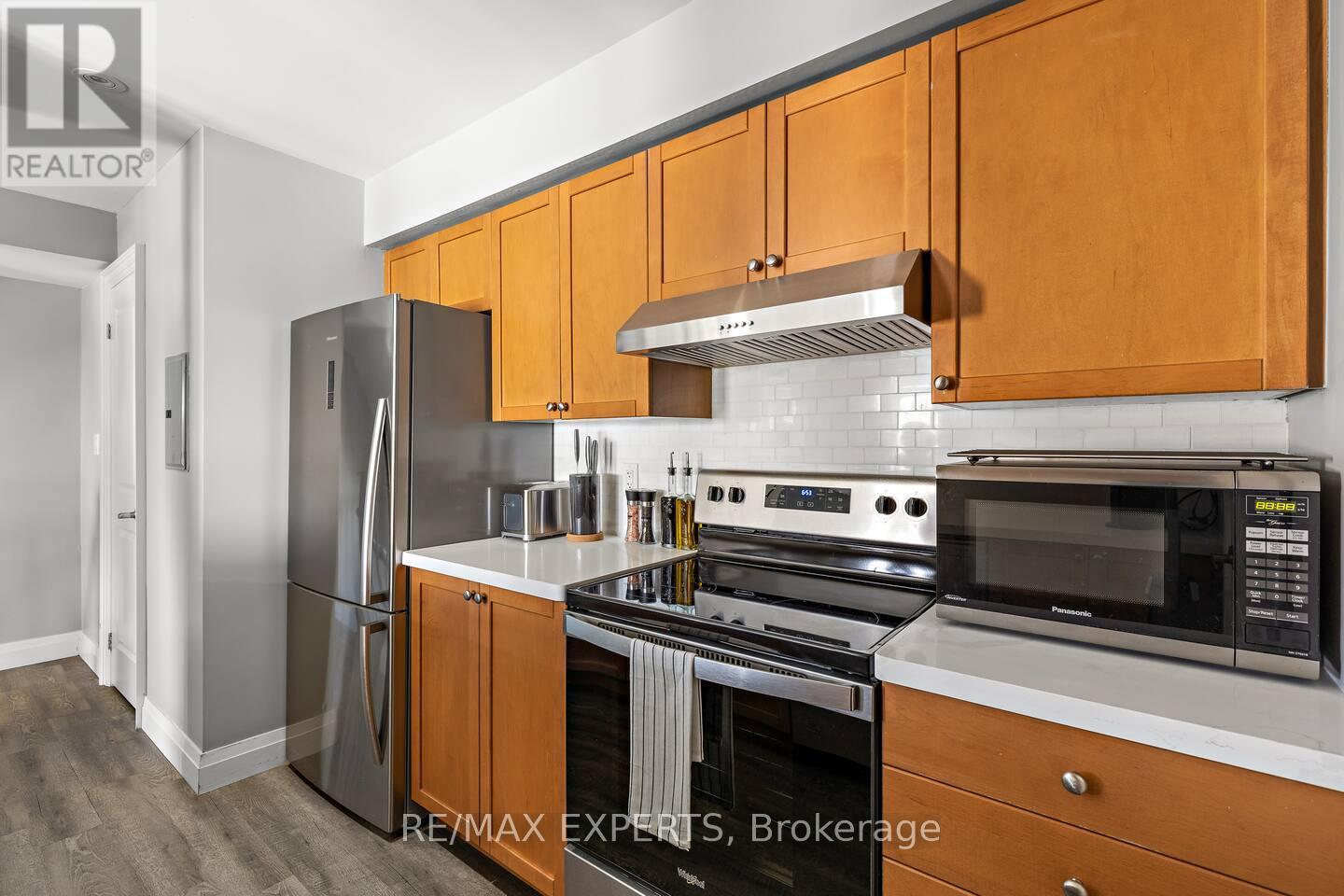 44 - 30 Turntable Crescent, Toronto, Ontario  M6H 4K9 - Photo 8 - W13814896