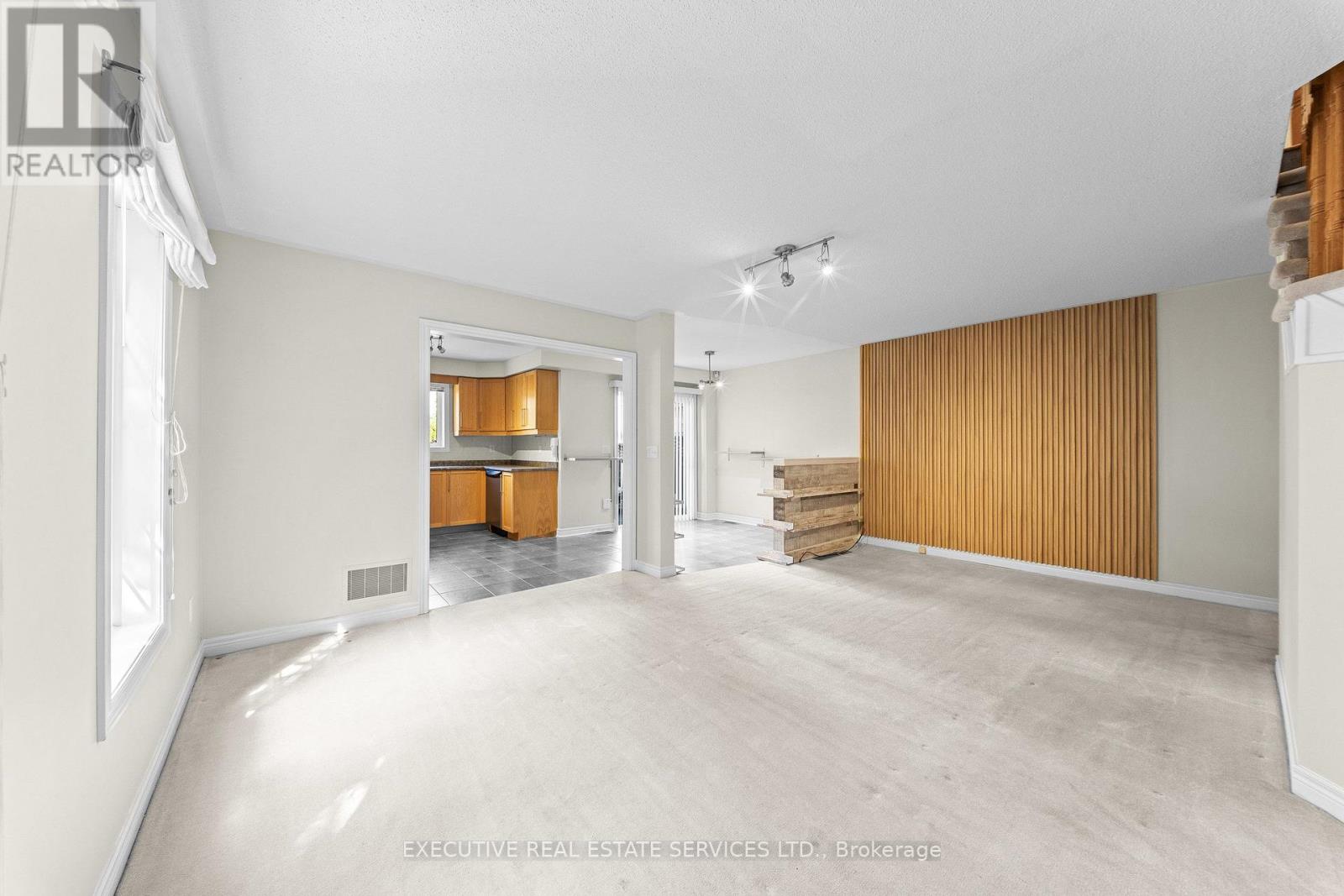 56 Samantha Crescent, Brampton, Ontario  L6Z 0C6 - Photo 11 - W13814952
