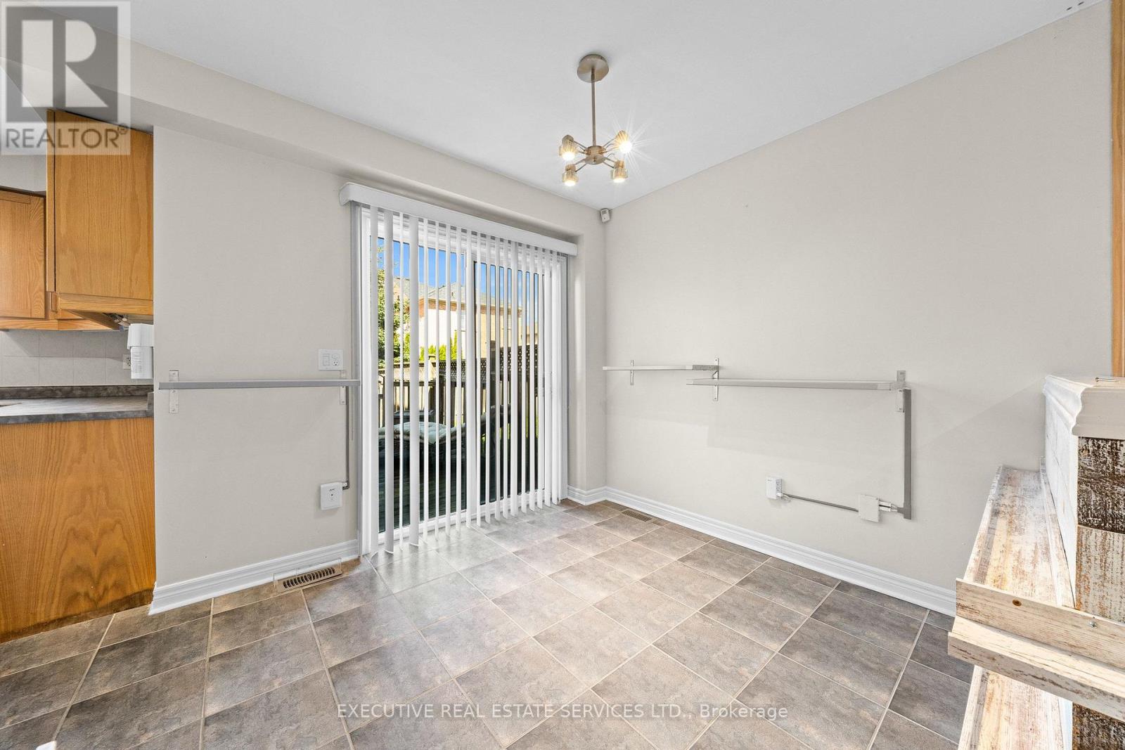 56 Samantha Crescent, Brampton, Ontario  L6Z 0C6 - Photo 18 - W13814952