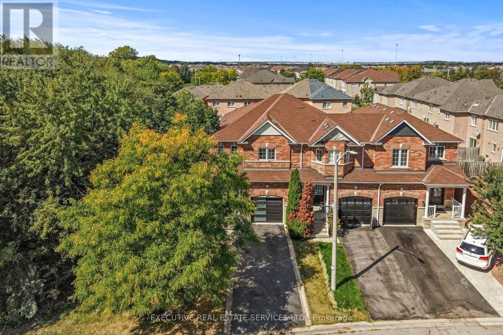 56 Samantha Crescent, Brampton, Ontario  L6Z 0C6 - Photo 2 - W13814952