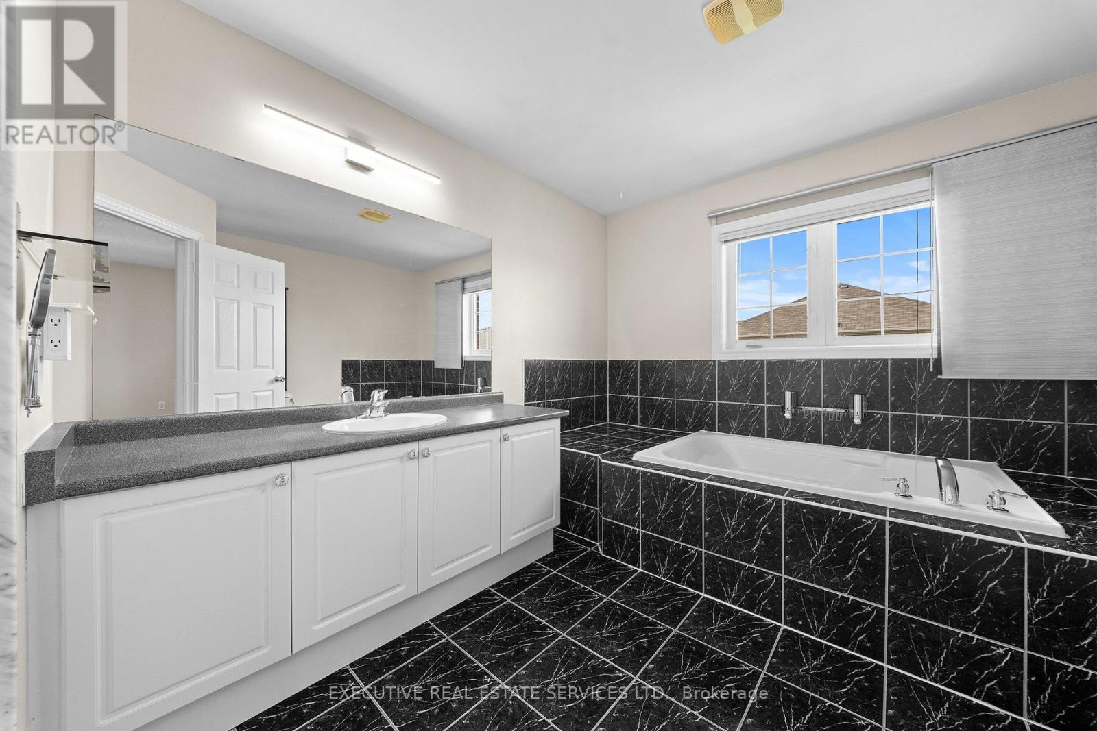 56 Samantha Crescent, Brampton, Ontario  L6Z 0C6 - Photo 26 - W13814952