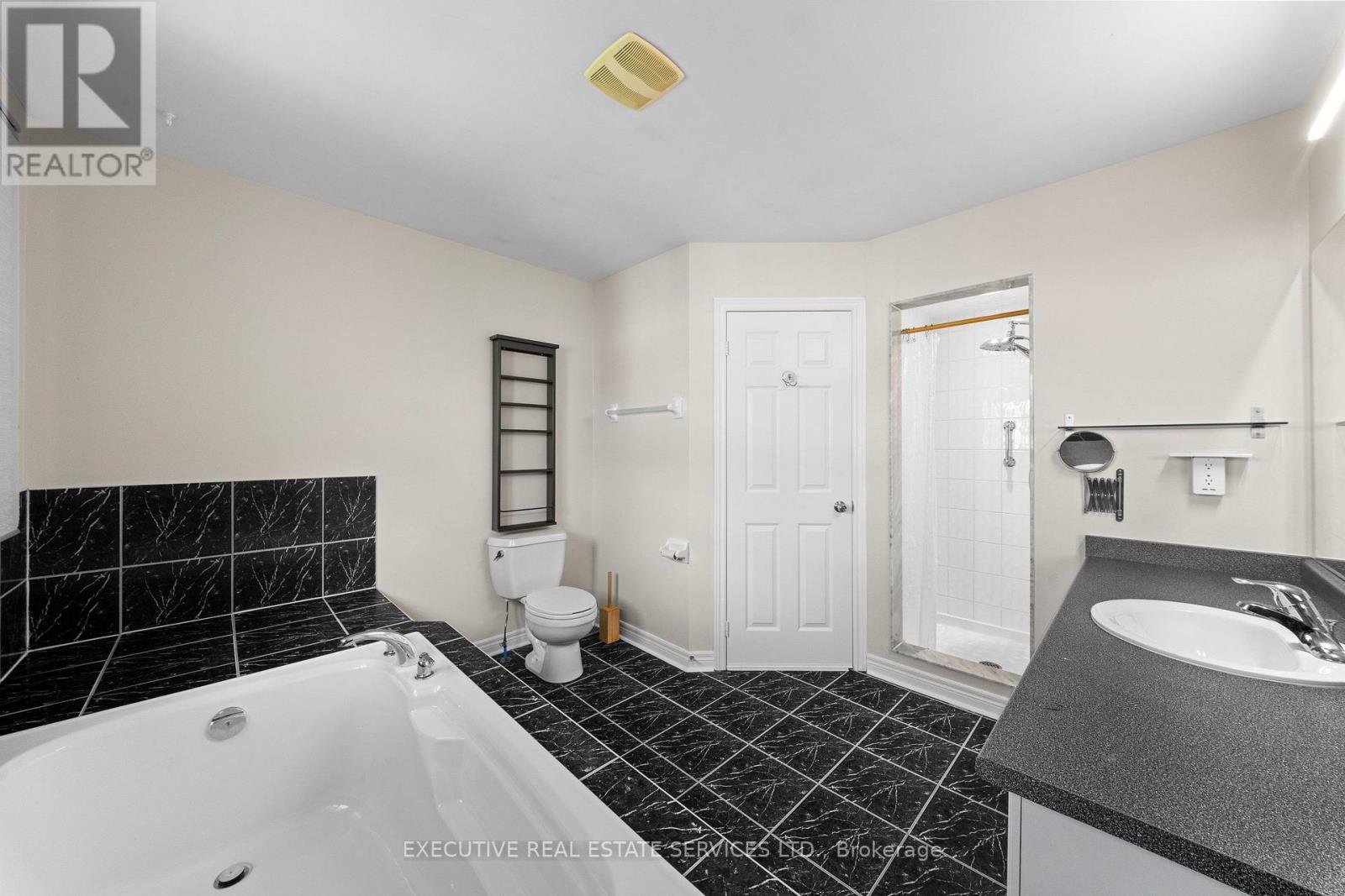 56 Samantha Crescent, Brampton, Ontario  L6Z 0C6 - Photo 27 - W13814952