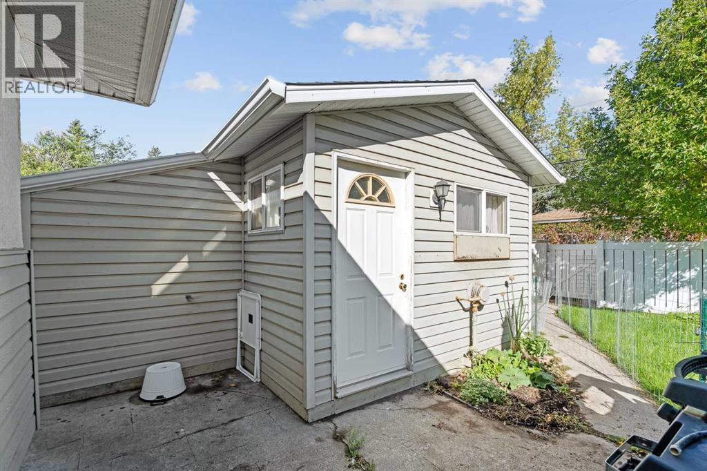 632 44 Avenue Nw, Calgary, Alberta  T2K 0J4 - Photo 38 - A2345714