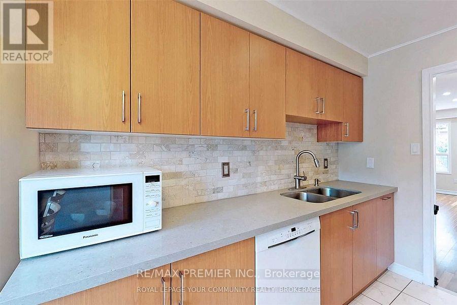 47 Tania Crescent, Vaughan, Ontario  L6A 2M8 - Photo 9 - N13812794