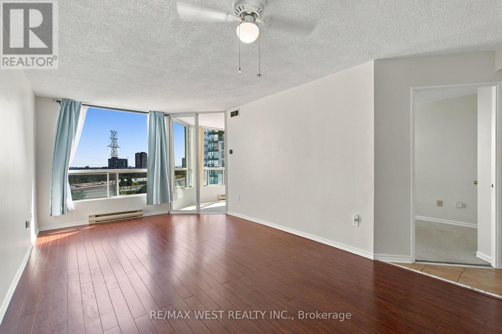 907 - 4470 Tucana Court, Mississauga, Ontario  L5R 3K8 - Photo 2 - W13810954