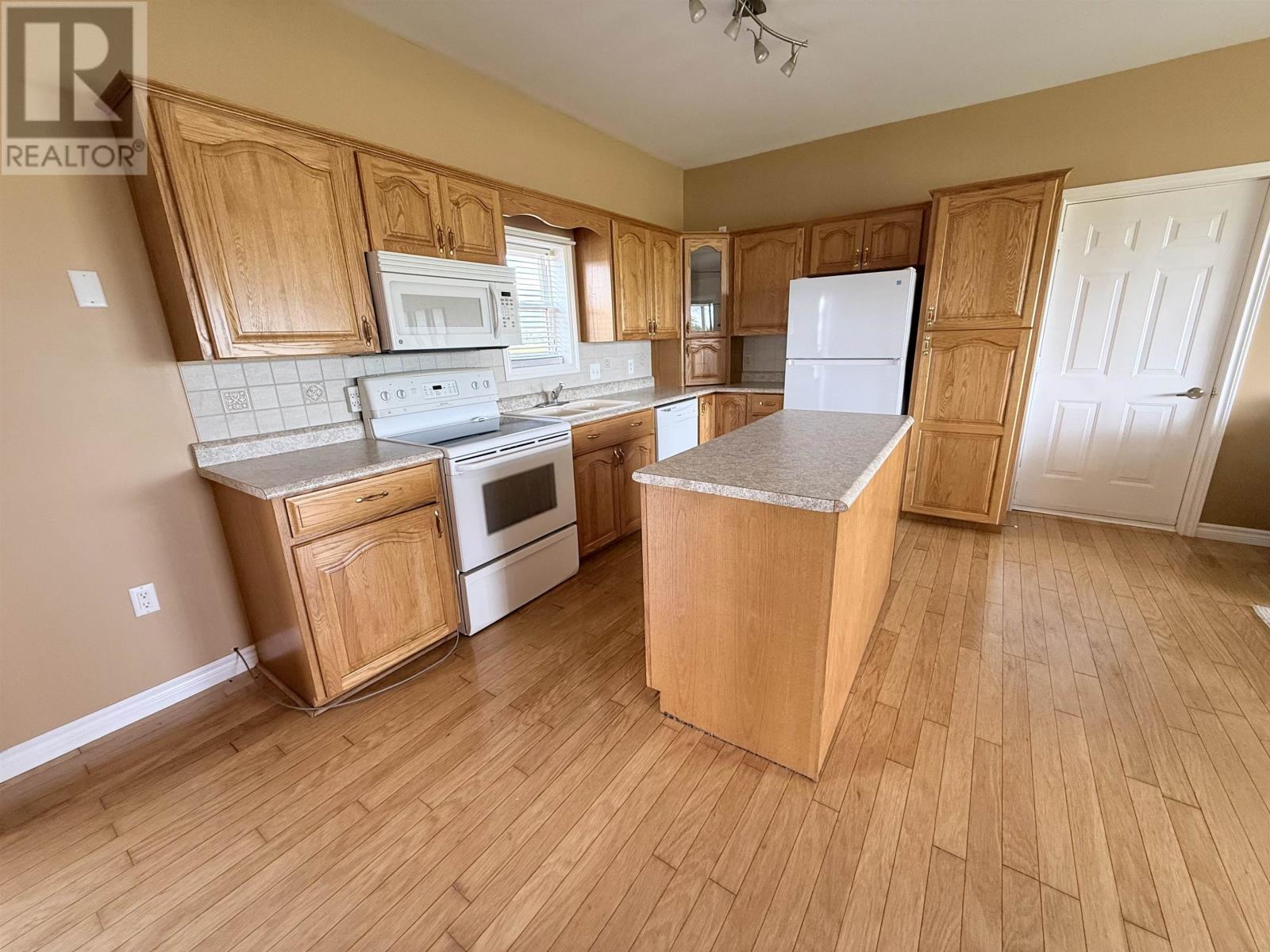 1839 Rte 20, Malpeque, Prince Edward Island  C0B 1M0 - Photo 3 - 202621347