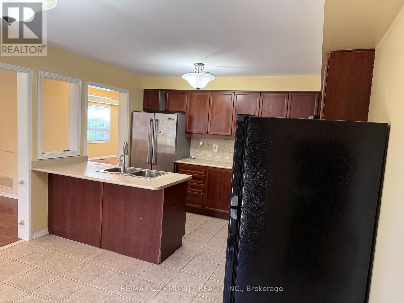 3 Baycliffe Drive, Whitby, Ontario  L1P 1W8 - Photo 11 - E13811796