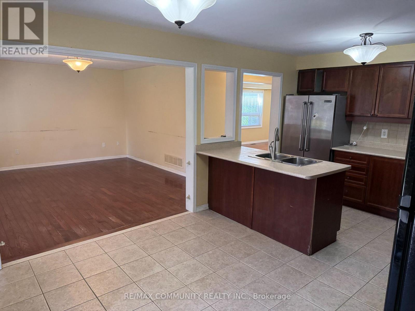 3 Baycliffe Drive, Whitby, Ontario  L1P 1W8 - Photo 9 - E13811796