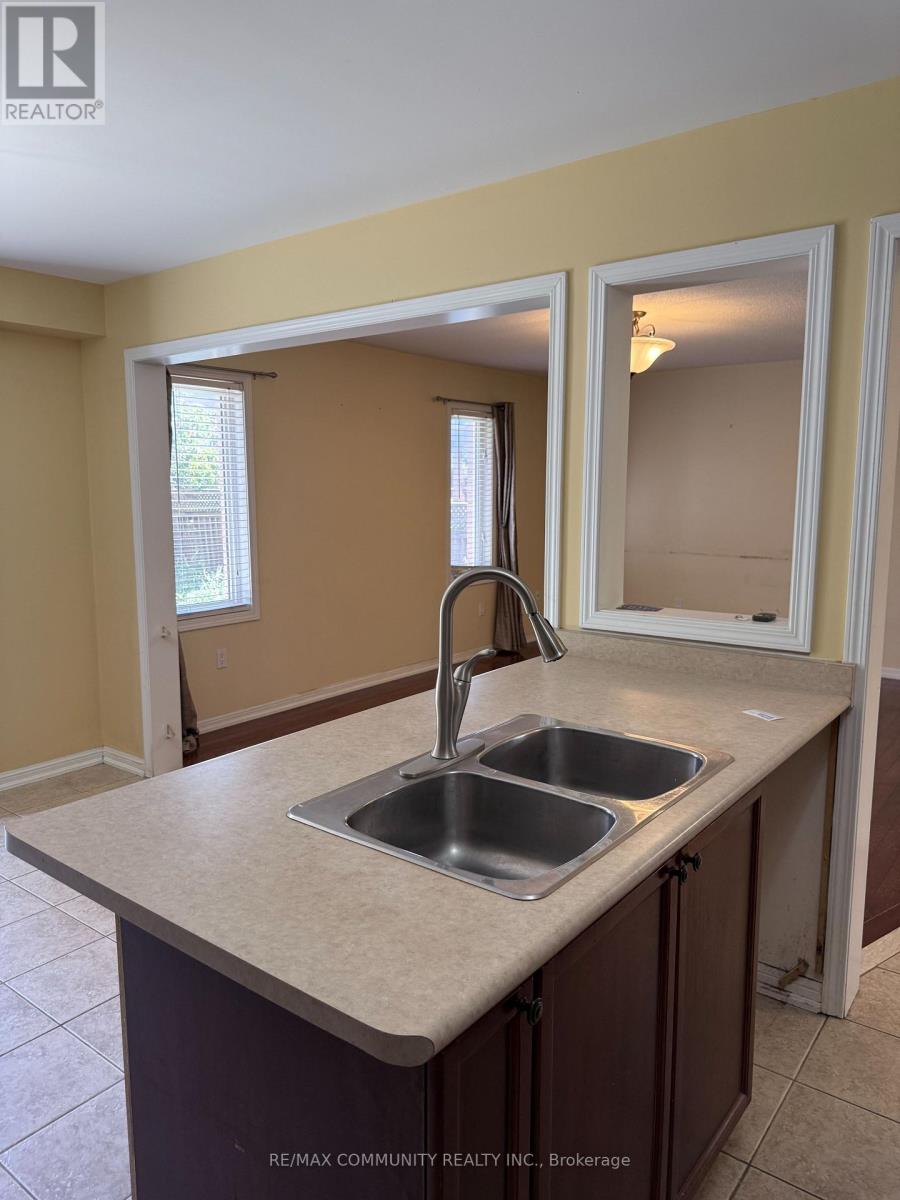 3 Baycliffe Drive, Whitby, Ontario  L1P 1W8 - Photo 17 - E13811796