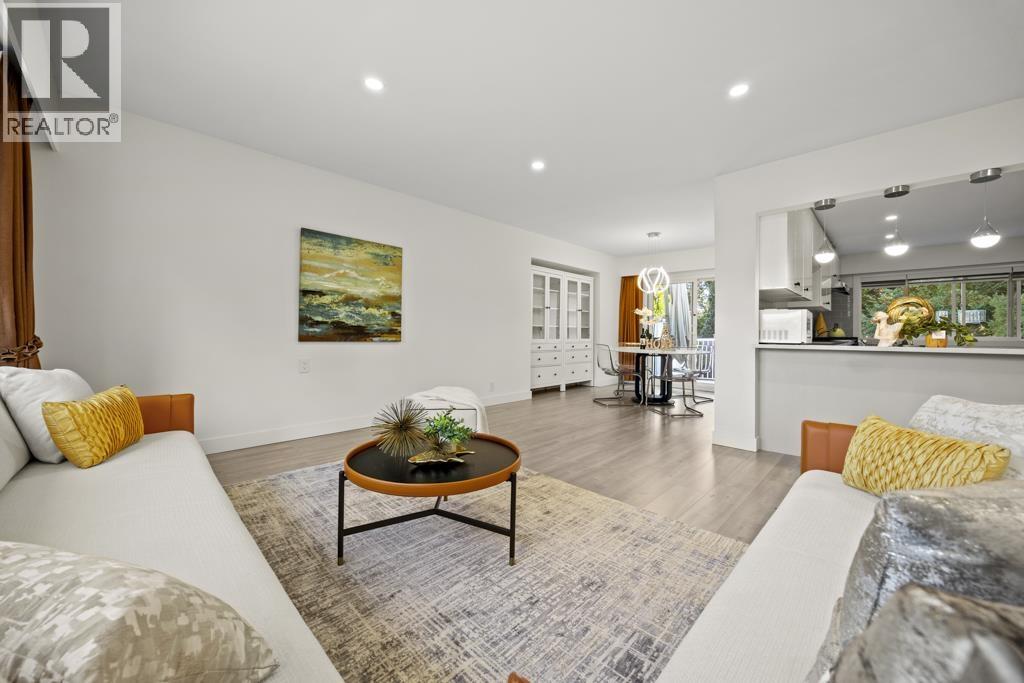 4936 Barker Crescent, Burnaby, British Columbia  V5G 3G5 - Photo 4 - R3167893
