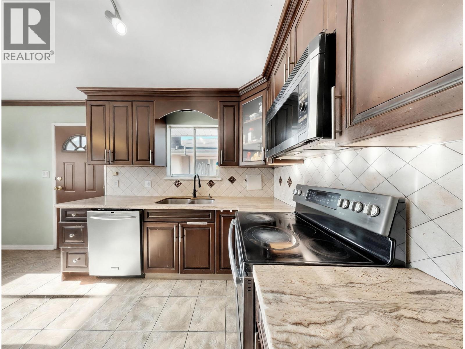 6654 Linden Avenue, Burnaby, British Columbia  V5E 3G4 - Photo 8 - R3167736