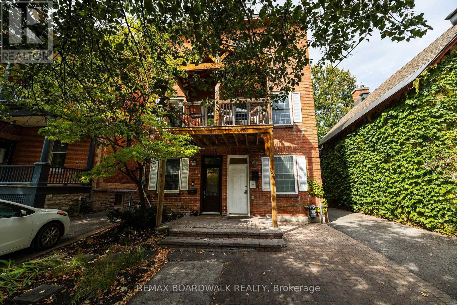239 WILBROD STREET, Ottawa, Ontario