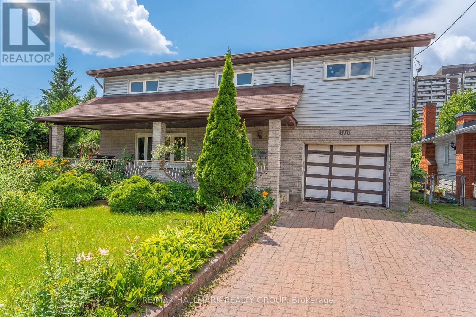 876 PINECREST ROAD, Ottawa, Ontario