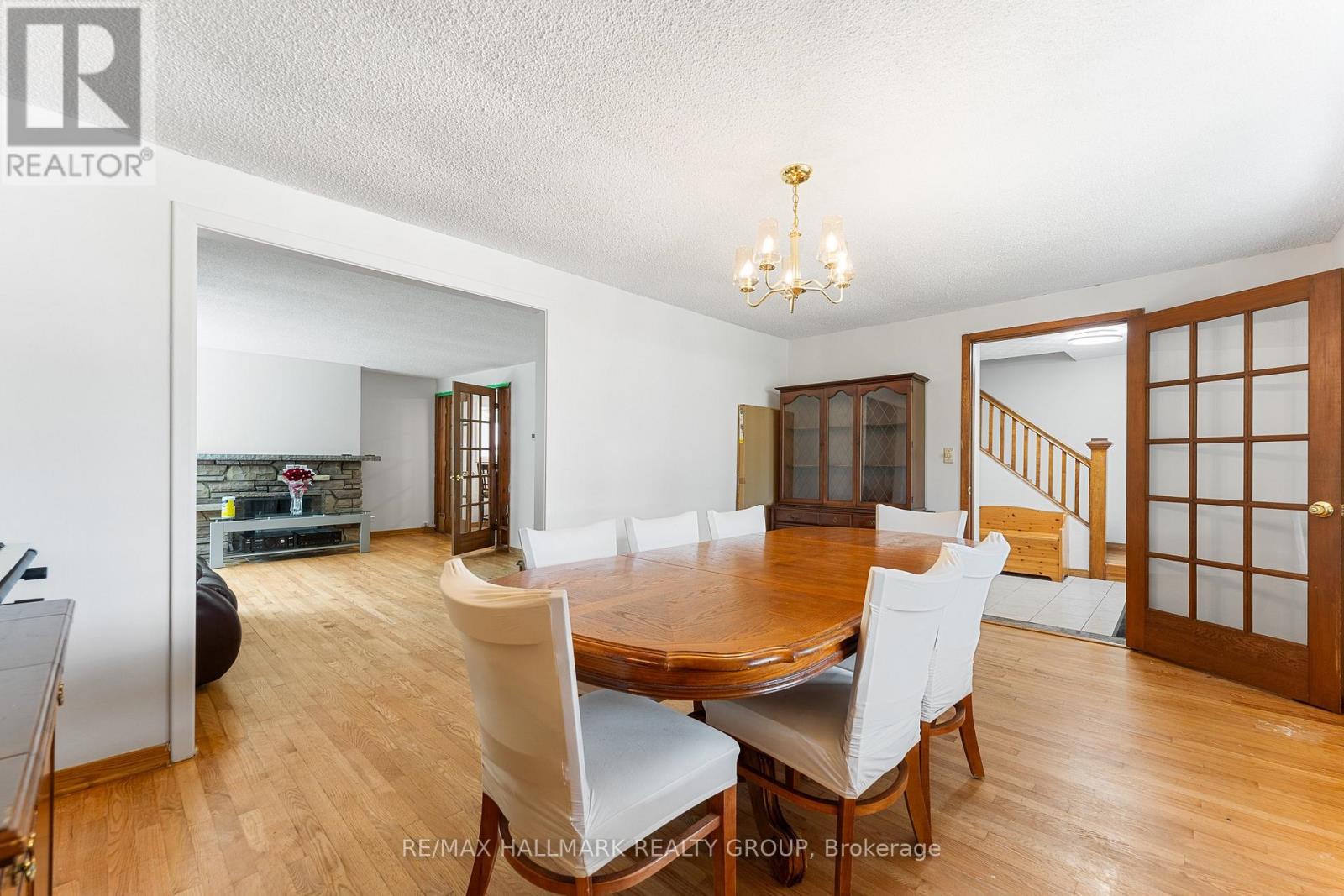 876 Pinecrest Road, Ottawa, Ontario  K2B 6B2 - Photo 5 - X13815252