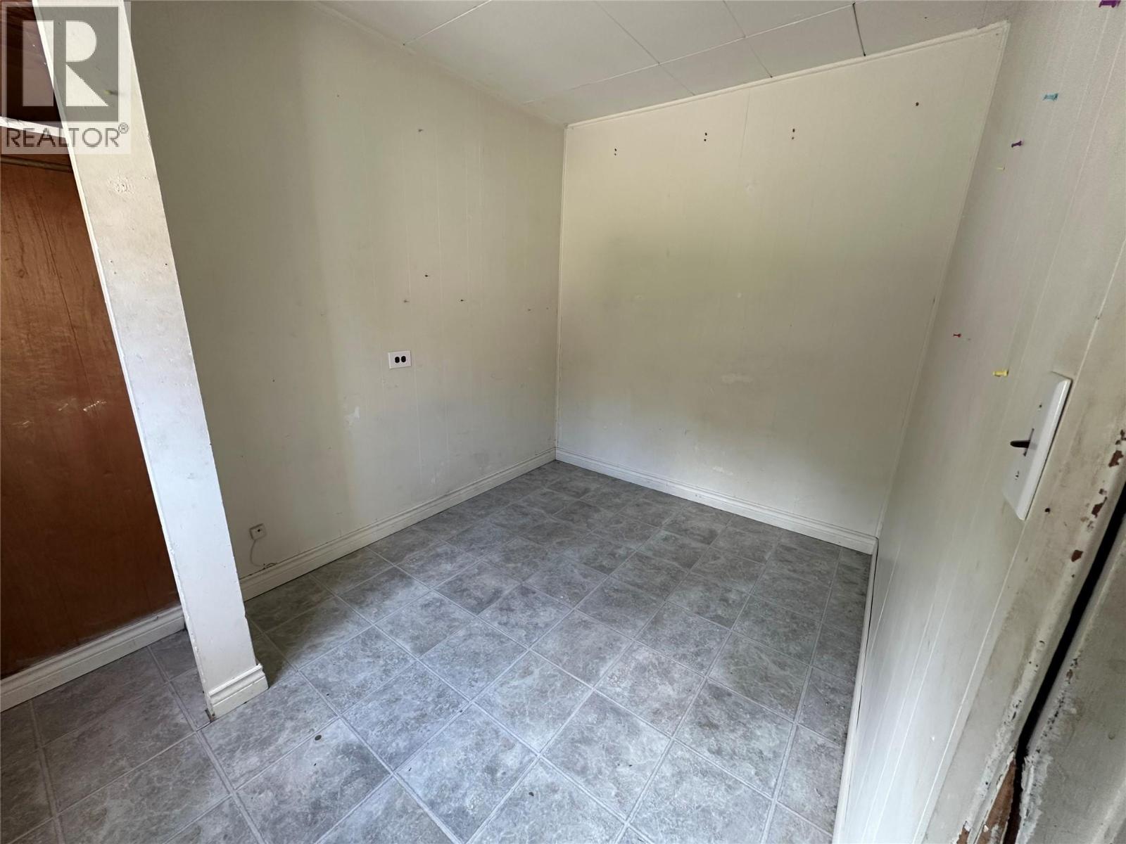 2404 Perrier Road, Nelson, British Columbia  V1L 6Y9 - Photo 9 - 10389289