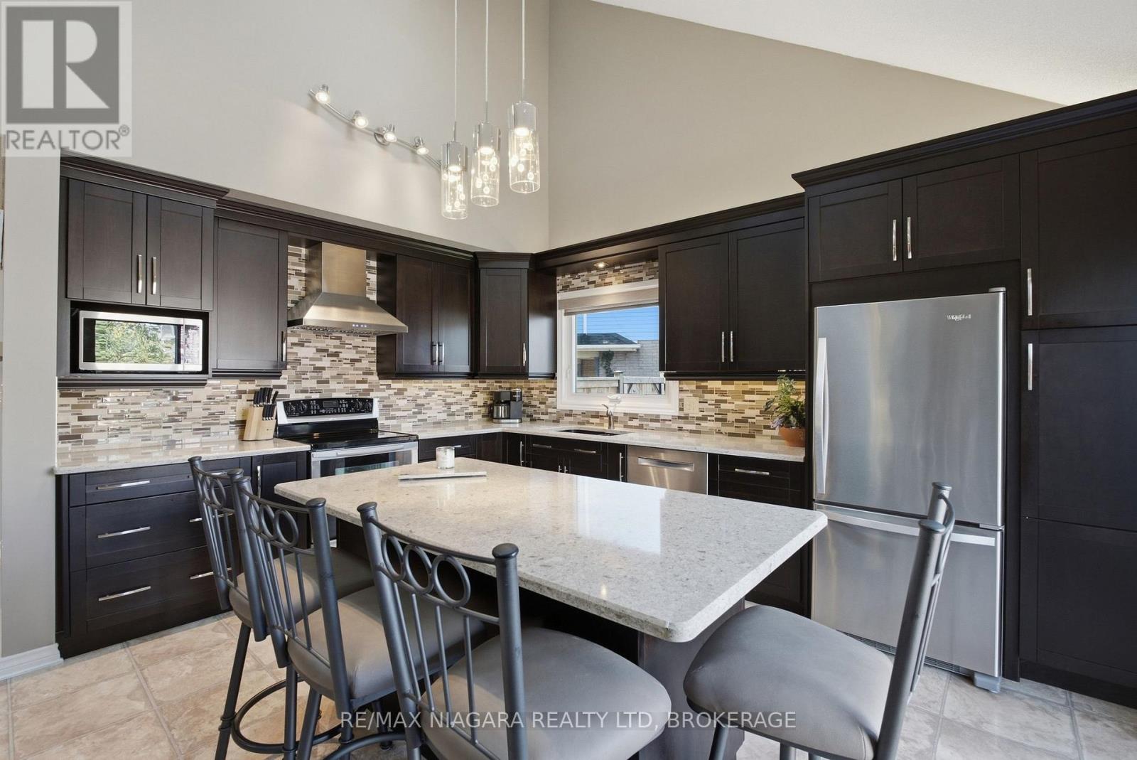5 Thorn Place, St. Catharines (Grapeview), Ontario L2S 3S1 - Photo 13 - X13815094