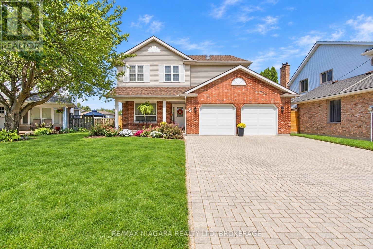 5 Thorn Place, St. Catharines (Grapeview), Ontario L2S 3S1 - Photo 3 - X13815094