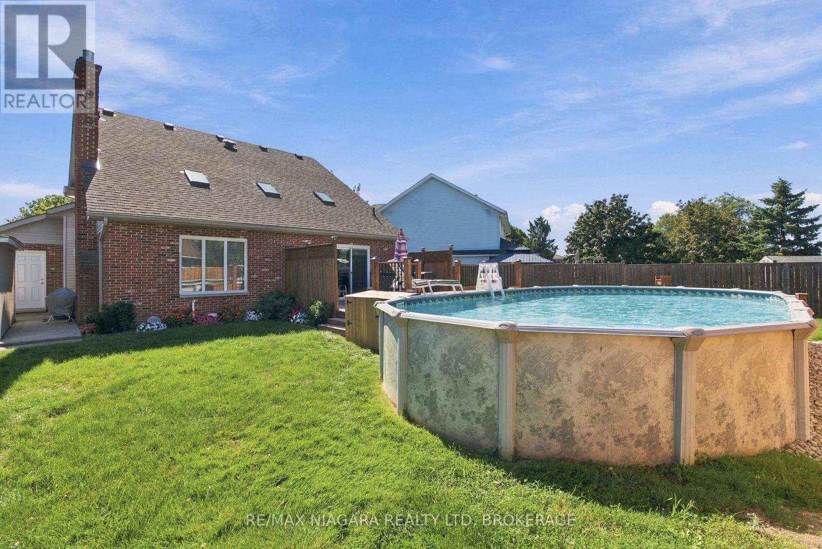 5 Thorn Place, St. Catharines (Grapeview), Ontario L2S 3S1 - Photo 34 - X13815094