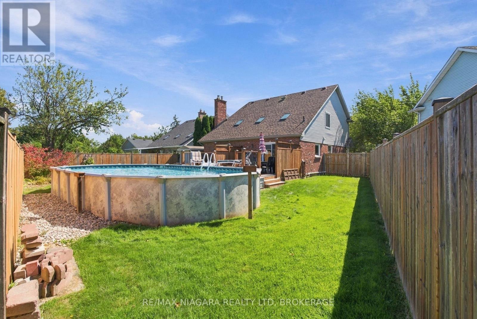 5 Thorn Place, St. Catharines (Grapeview), Ontario L2S 3S1 - Photo 40 - X13815094