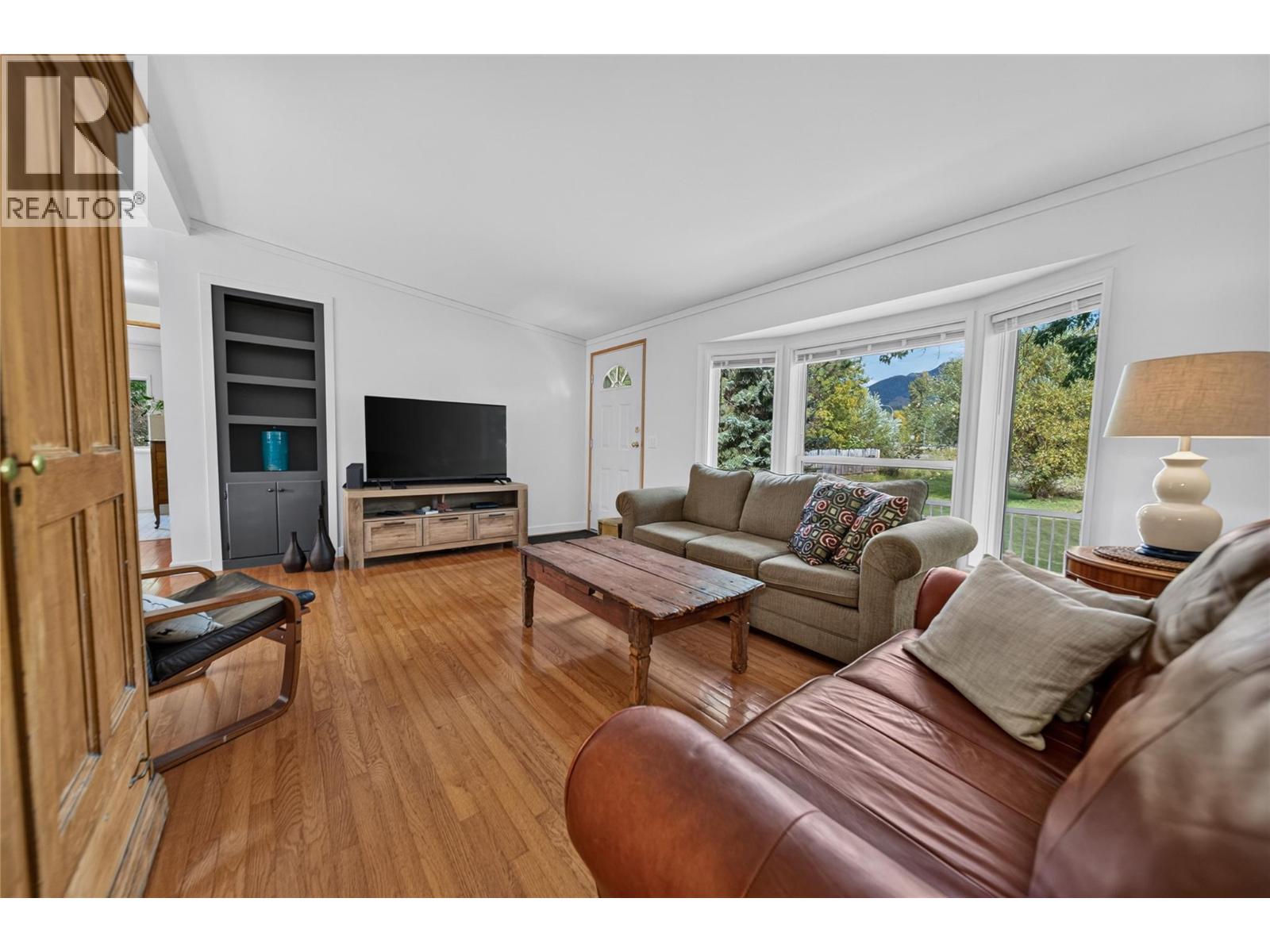 242 Hartley Street photo 6