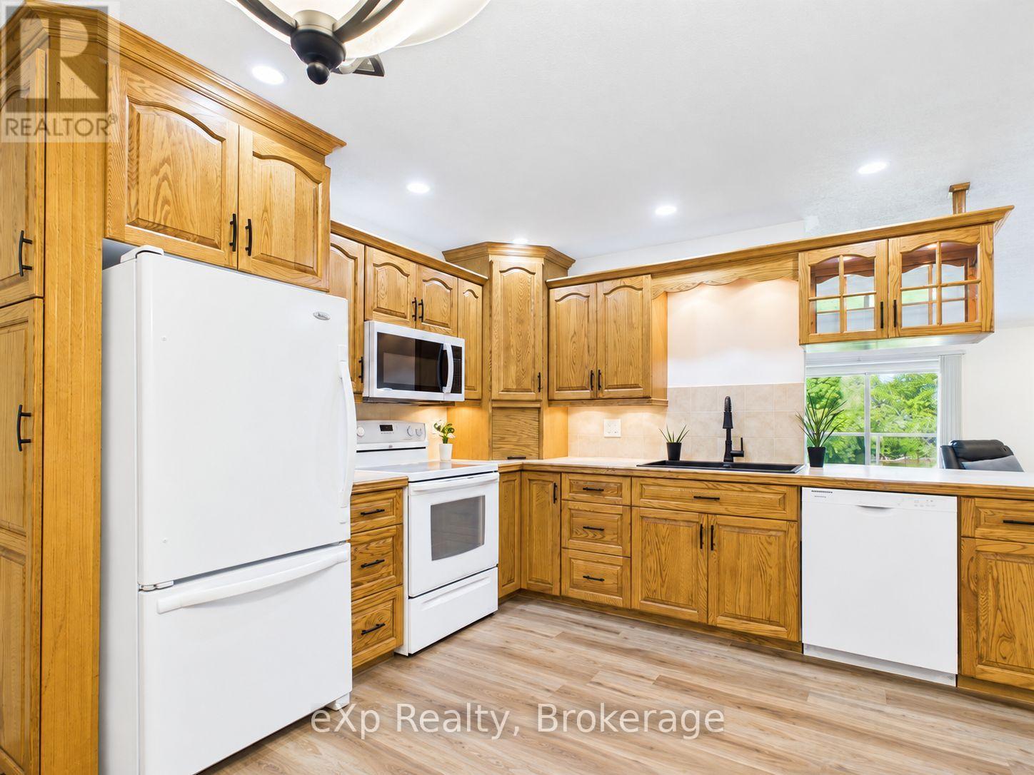 202 - 85 William Street N, Brockton, Ontario  N0G 2V0 - Photo 7 - X13135350