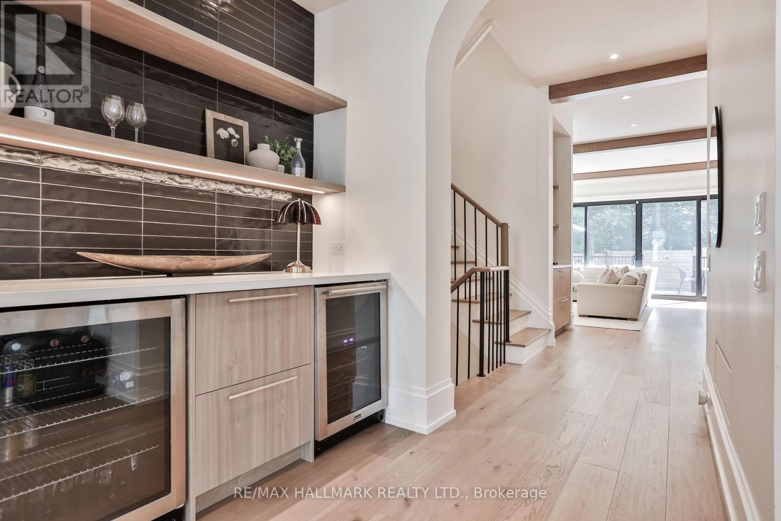 215 Ava Road, Toronto (Humewood-Cedarvale), Ontario  M6C 1W9 - Photo 12 - C13815096